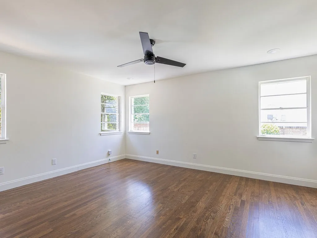 Single Family Residence For Sale in Tarrant County , 4805 Hildring Drive E, Fort Worth, Texas 76109, 3 Bedroom, 2 Bathroom, 2 Garage spaces, 1,960 Sqft, built in 1955, mls#21327859, Real Estate Agent in Fort Worth, Homes For Sale in Tarrant county, Homes For Sale in Fort Worth, Realtor in Fort Worth Texas, Real Estate Brokerage Independent Realty Texas, Luminita Cordes Realtor