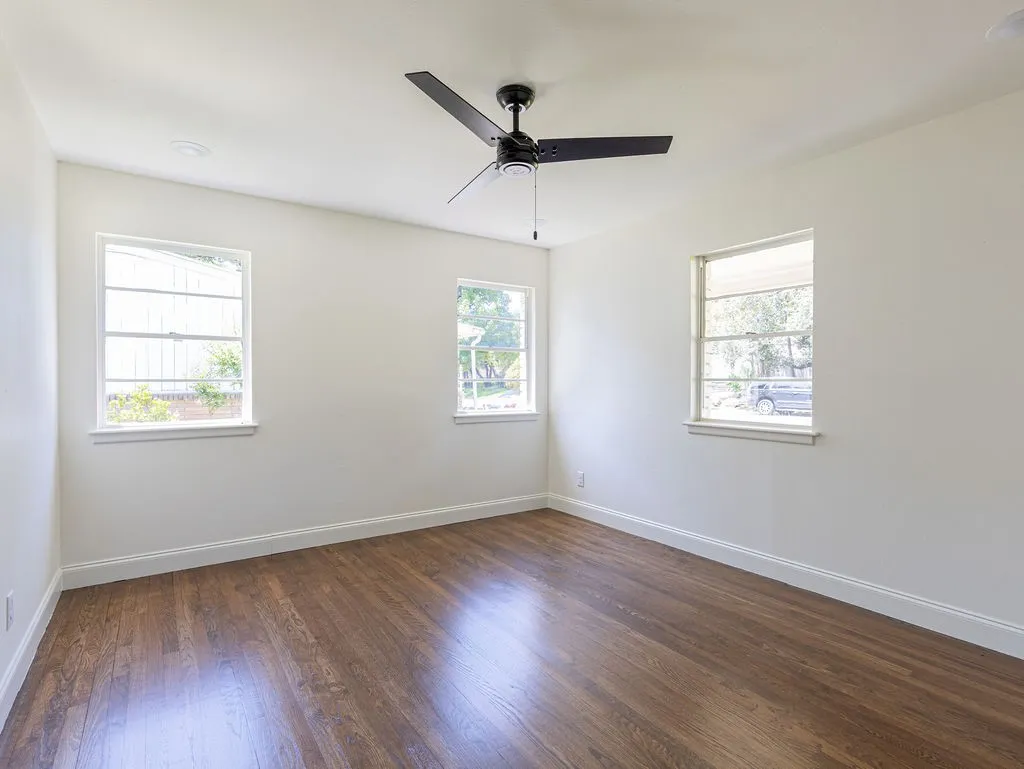 Single Family Residence For Sale in Tarrant County , 4805 Hildring Drive E, Fort Worth, Texas 76109, 3 Bedroom, 2 Bathroom, 2 Garage spaces, 1,960 Sqft, built in 1955, mls#21327859, Real Estate Agent in Fort Worth, Homes For Sale in Tarrant county, Homes For Sale in Fort Worth, Realtor in Fort Worth Texas, Real Estate Brokerage Independent Realty Texas, Luminita Cordes Realtor