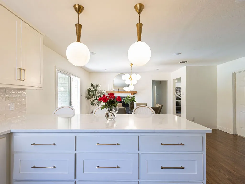 Single Family Residence For Sale in Tarrant County , 4805 Hildring Drive E, Fort Worth, Texas 76109, 3 Bedroom, 2 Bathroom, 2 Garage spaces, 1,960 Sqft, built in 1955, mls#21327859, Real Estate Agent in Fort Worth, Homes For Sale in Tarrant county, Homes For Sale in Fort Worth, Realtor in Fort Worth Texas, Real Estate Brokerage Independent Realty Texas, Luminita Cordes Realtor