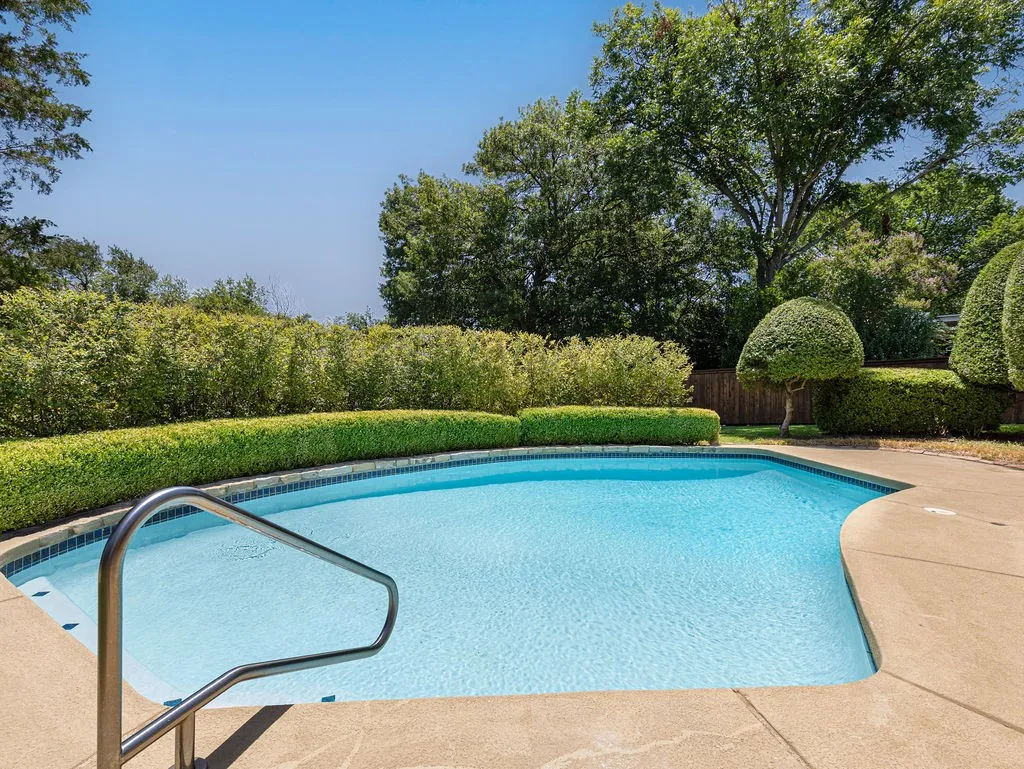 Single Family Residence For Sale in Tarrant County , 4805 Hildring Drive E, Fort Worth, Texas 76109, 3 Bedroom, 2 Bathroom, 2 Garage spaces, 1,960 Sqft, built in 1955, mls#21327859, Real Estate Agent in Fort Worth, Homes For Sale in Tarrant county, Homes For Sale in Fort Worth, Realtor in Fort Worth Texas, Real Estate Brokerage Independent Realty Texas, Luminita Cordes Realtor