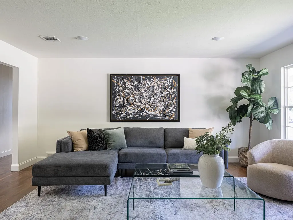Single Family Residence For Sale in Tarrant County , 4805 Hildring Drive E, Fort Worth, Texas 76109, 3 Bedroom, 2 Bathroom, 2 Garage spaces, 1,960 Sqft, built in 1955, mls#21327859, Real Estate Agent in Fort Worth, Homes For Sale in Tarrant county, Homes For Sale in Fort Worth, Realtor in Fort Worth Texas, Real Estate Brokerage Independent Realty Texas, Luminita Cordes Realtor