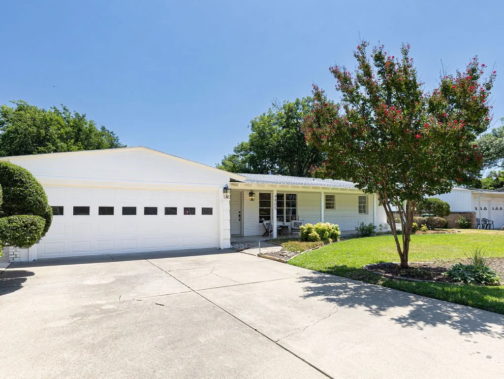 Single Family Residence For Sale in Tarrant County , 4805 Hildring Drive E, Fort Worth, Texas 76109, 3 Bedroom, 2 Bathroom, 2 Garage spaces, 1,960 Sqft, built in 1955, mls#21327859, Real Estate Agent in Fort Worth, Homes For Sale in Tarrant county, Homes For Sale in Fort Worth, Realtor in Fort Worth Texas, Real Estate Brokerage Independent Realty Texas, Luminita Cordes Realtor