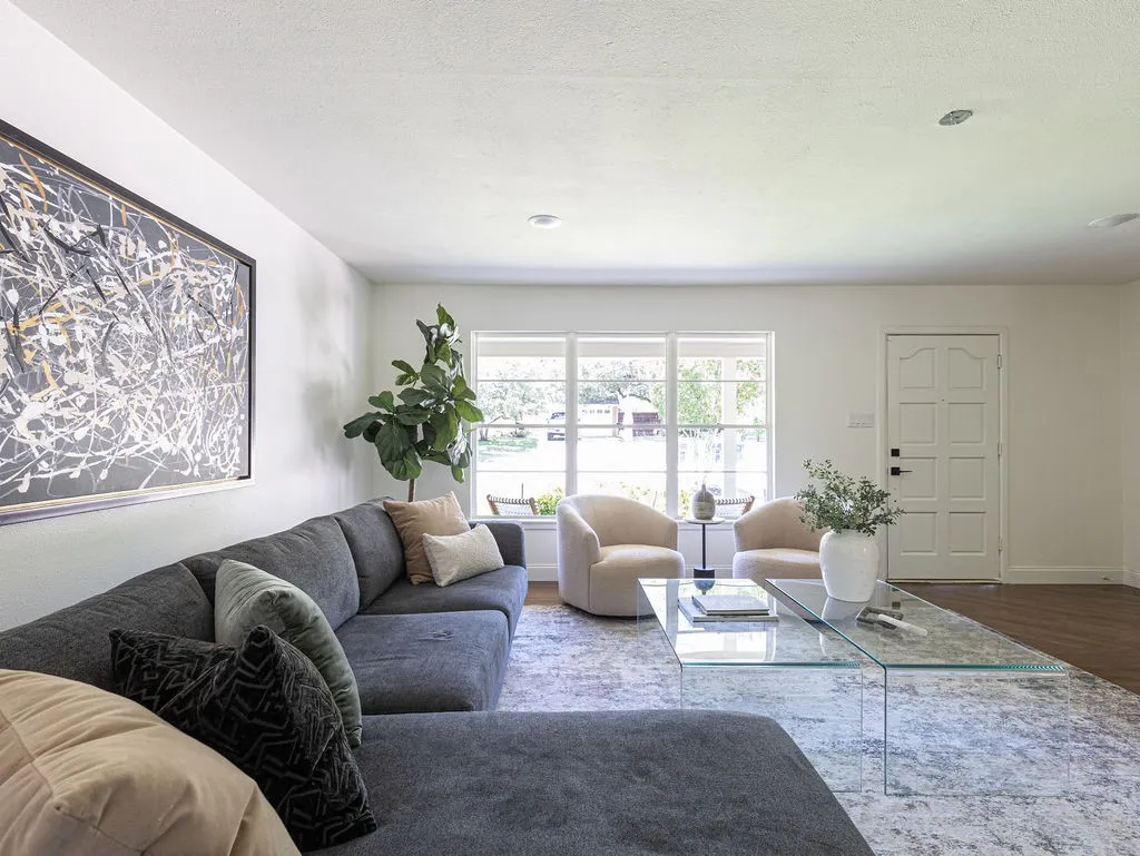Single Family Residence For Sale in Tarrant County , 4805 Hildring Drive E, Fort Worth, Texas 76109, 3 Bedroom, 2 Bathroom, 2 Garage spaces, 1,960 Sqft, built in 1955, mls#21327859, Real Estate Agent in Fort Worth, Homes For Sale in Tarrant county, Homes For Sale in Fort Worth, Realtor in Fort Worth Texas, Real Estate Brokerage Independent Realty Texas, Luminita Cordes Realtor