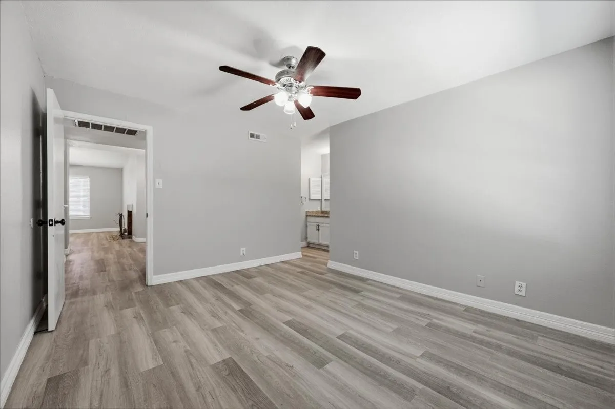 Condominium For Sale in Collin County , 4748 Old Bent Tree Lane 506, Dallas, Texas 75287, 2 Bedroom, 2 Bathroom, Garage spaces, 887 Sqft, built in 1985, mls#21323839, Real Estate Agent in Dallas, Homes For Sale in Collin county, Homes For Sale in Dallas, Realtor in Dallas Texas, Real Estate Brokerage Independent Realty Texas, Luminita Cordes Realtor