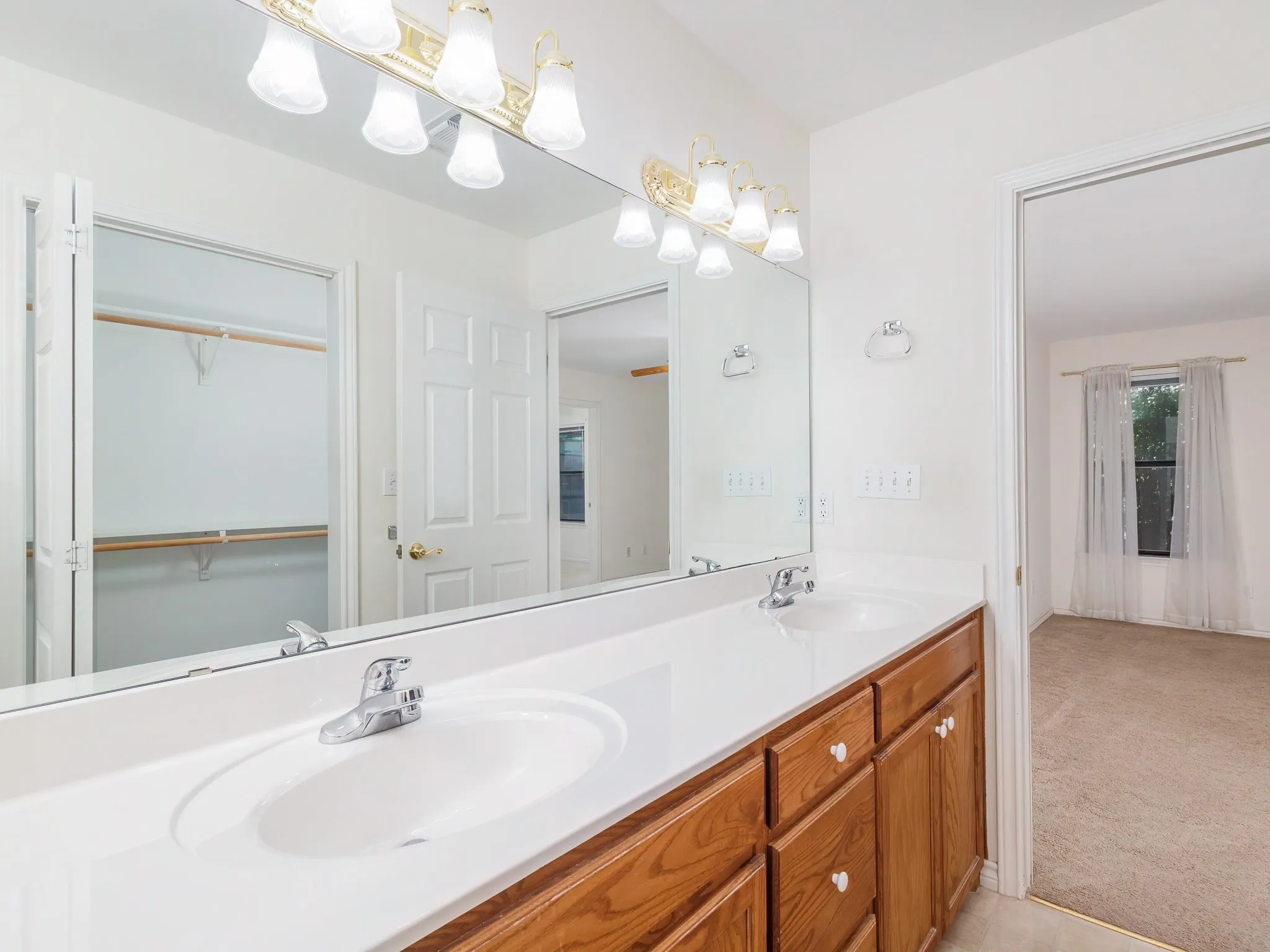 Single Family Residence For Sale in Brown County , 215 Wills Way, Early, Texas 76802, 2 Bedroom, 2 Bathroom, 1 Garage spaces, 1,358 Sqft, built in 2003, mls#21328478, Real Estate Agent in Early, Homes For Sale in Brown county, Homes For Sale in Early, Realtor in Early Texas, Real Estate Brokerage Independent Realty Texas, Luminita Cordes Realtor