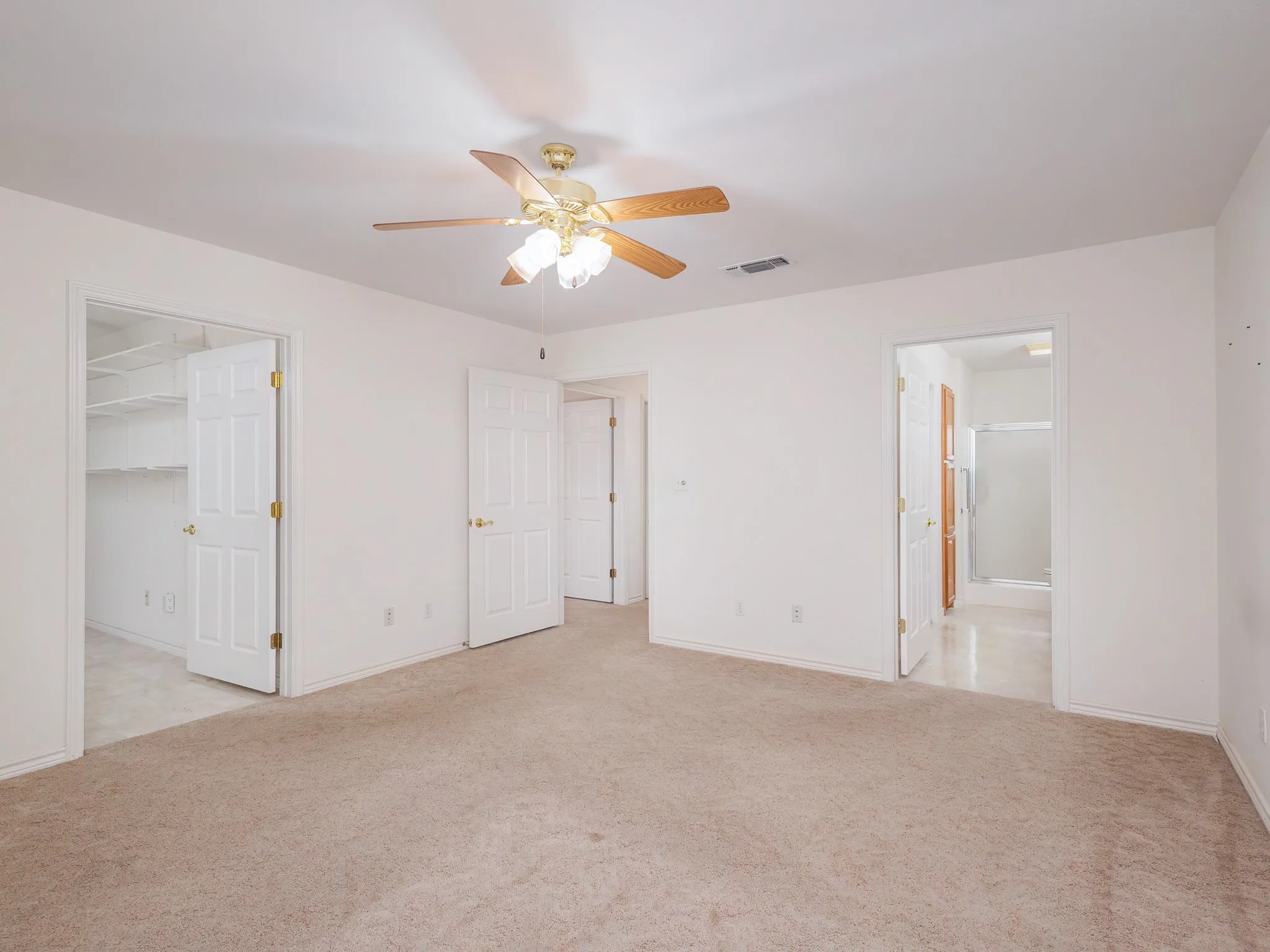 Single Family Residence For Sale in Brown County , 215 Wills Way, Early, Texas 76802, 2 Bedroom, 2 Bathroom, 1 Garage spaces, 1,358 Sqft, built in 2003, mls#21328478, Real Estate Agent in Early, Homes For Sale in Brown county, Homes For Sale in Early, Realtor in Early Texas, Real Estate Brokerage Independent Realty Texas, Luminita Cordes Realtor
