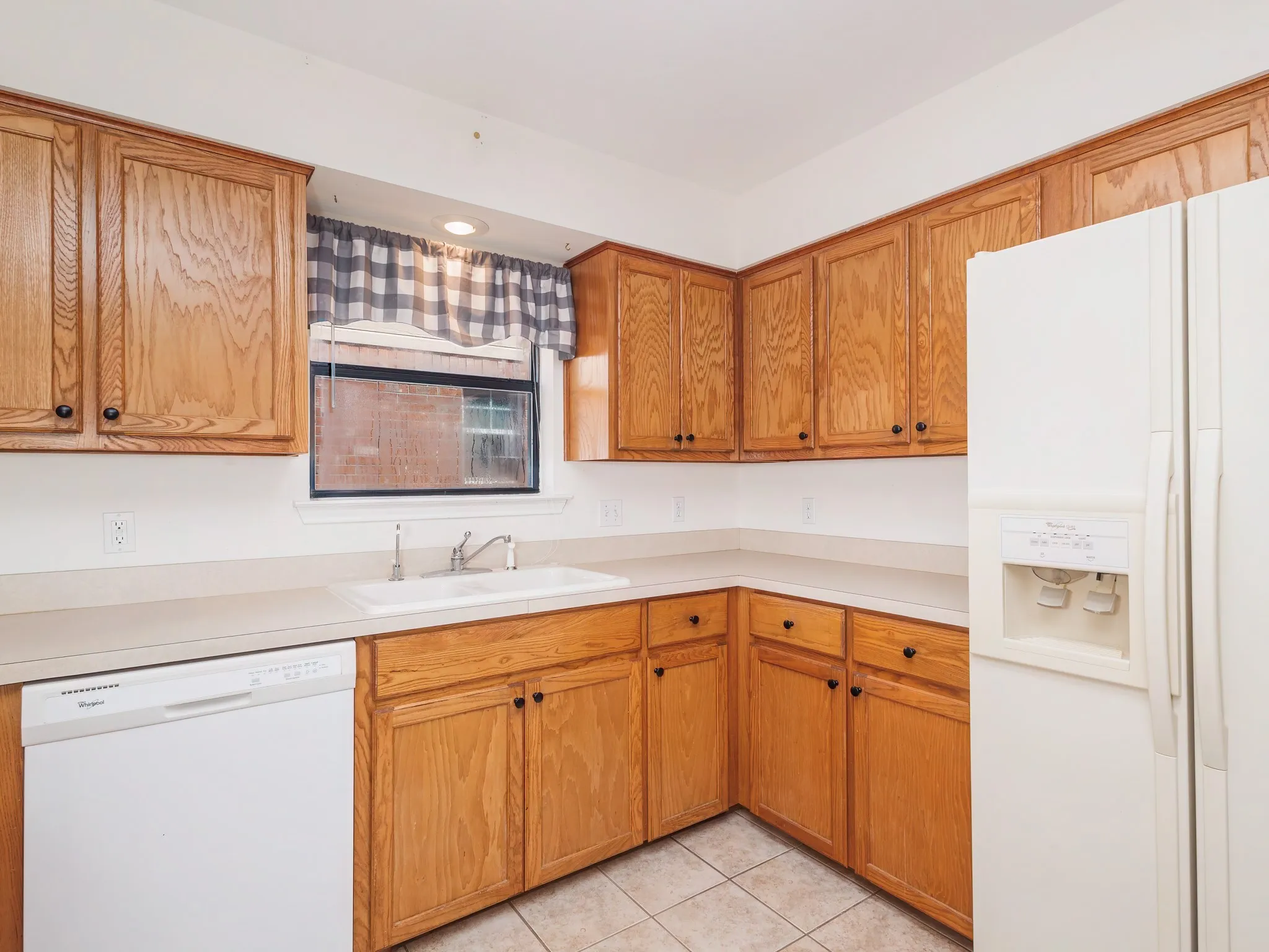 Single Family Residence For Sale in Brown County , 215 Wills Way, Early, Texas 76802, 2 Bedroom, 2 Bathroom, 1 Garage spaces, 1,358 Sqft, built in 2003, mls#21328478, Real Estate Agent in Early, Homes For Sale in Brown county, Homes For Sale in Early, Realtor in Early Texas, Real Estate Brokerage Independent Realty Texas, Luminita Cordes Realtor
