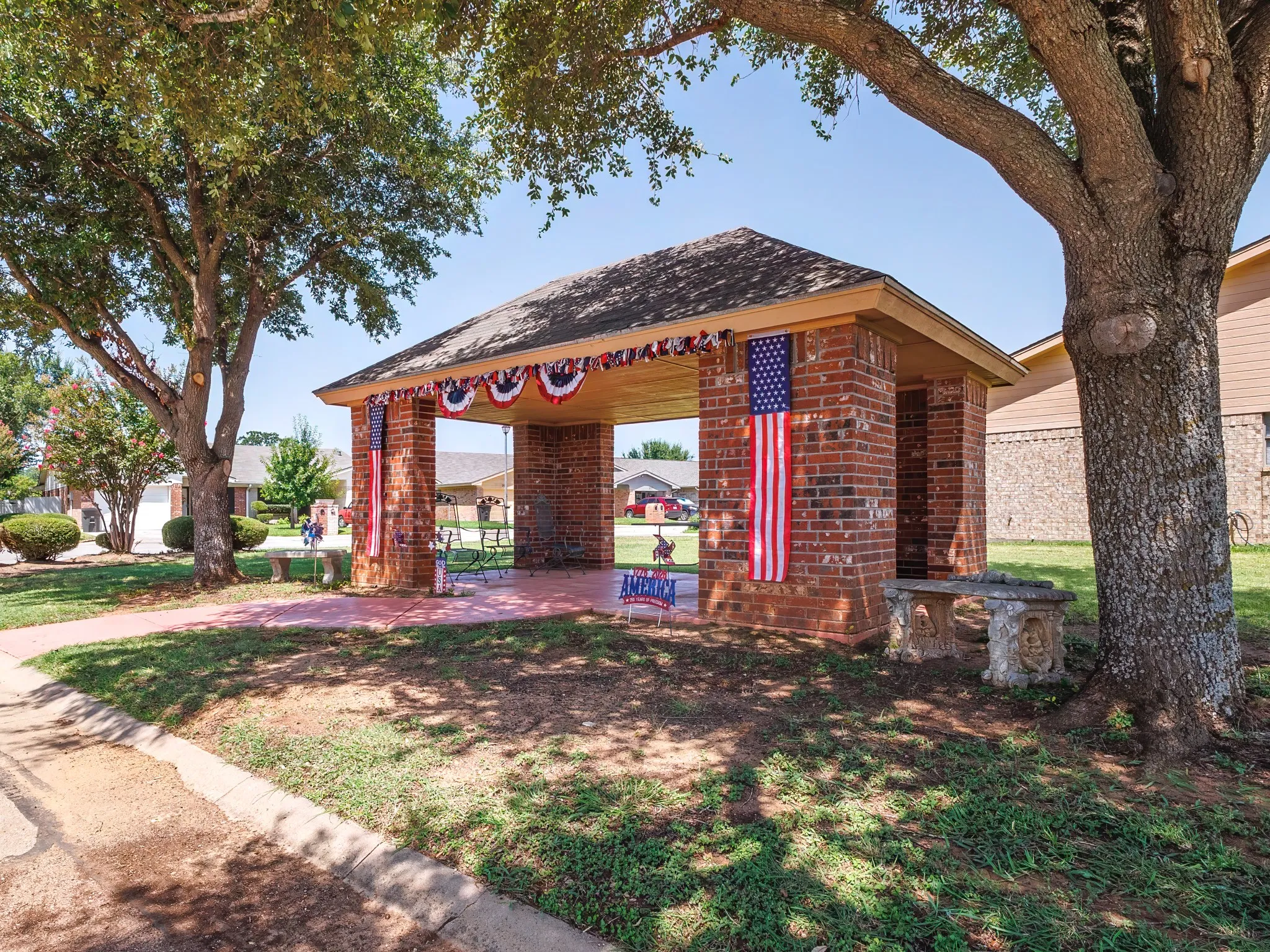 Single Family Residence For Sale in Brown County , 215 Wills Way, Early, Texas 76802, 2 Bedroom, 2 Bathroom, 1 Garage spaces, 1,358 Sqft, built in 2003, mls#21328478, Real Estate Agent in Early, Homes For Sale in Brown county, Homes For Sale in Early, Realtor in Early Texas, Real Estate Brokerage Independent Realty Texas, Luminita Cordes Realtor