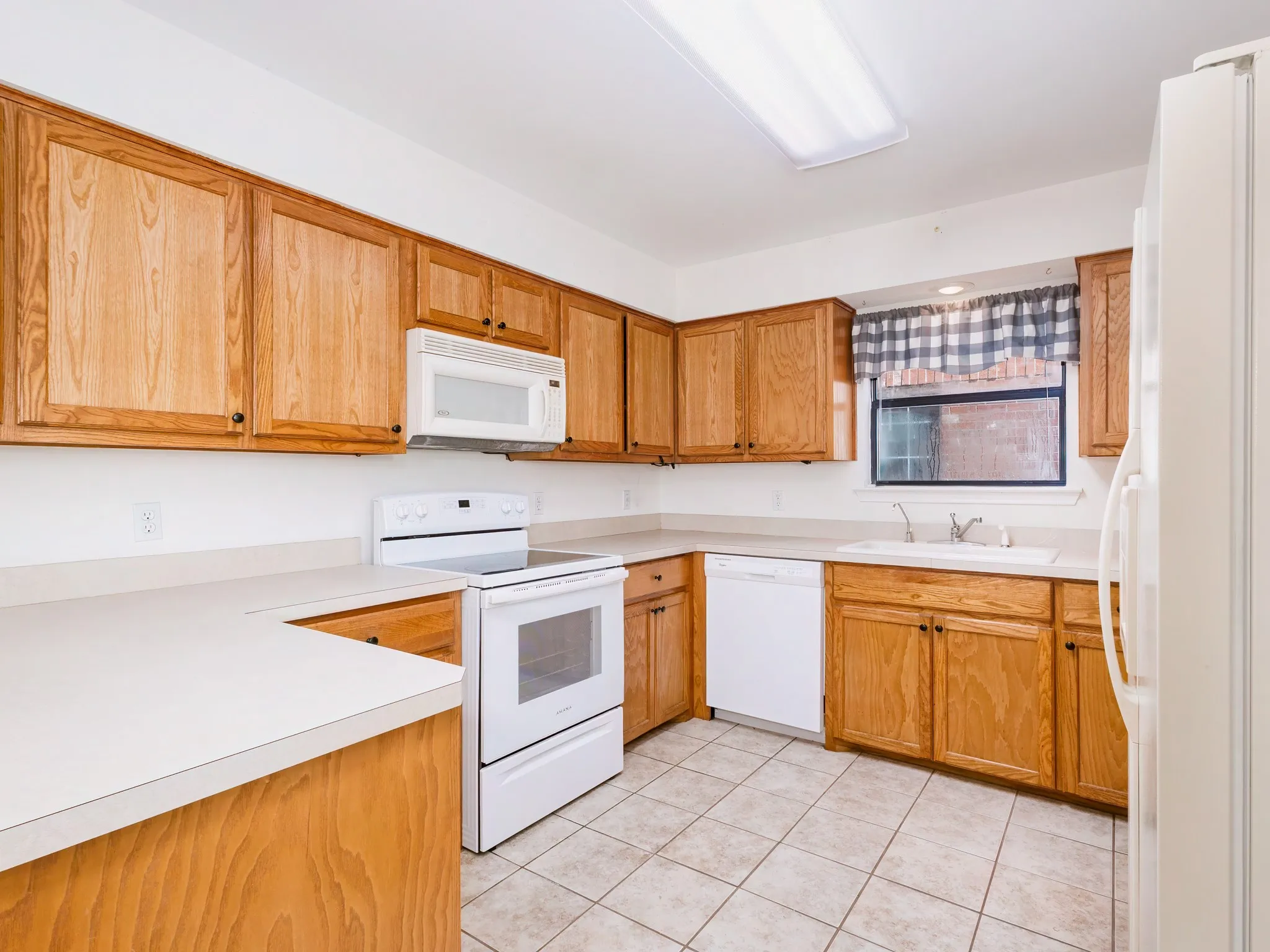 Single Family Residence For Sale in Brown County , 215 Wills Way, Early, Texas 76802, 2 Bedroom, 2 Bathroom, 1 Garage spaces, 1,358 Sqft, built in 2003, mls#21328478, Real Estate Agent in Early, Homes For Sale in Brown county, Homes For Sale in Early, Realtor in Early Texas, Real Estate Brokerage Independent Realty Texas, Luminita Cordes Realtor