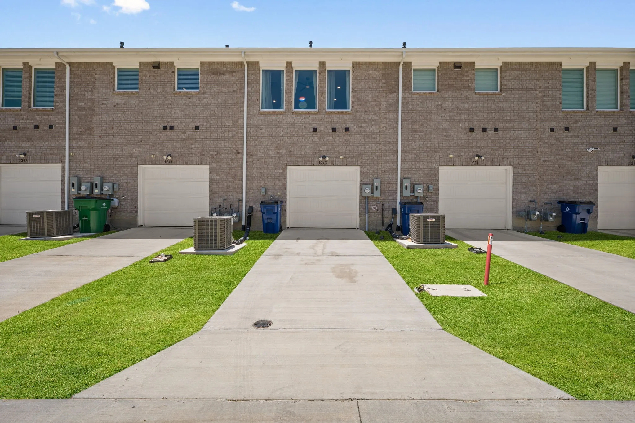 Townhouse For Rent in Tarrant County , 5243 Legacy Street, Haltom City, Texas 76117, 2 Bedroom, 2 Bathroom, 1 Garage spaces, 1,084 Sqft, built in 2024, mls#21328494, Real Estate Agent in Haltom City, Homes For Rent in Tarrant county, Homes For Rent in Haltom City, Realtor in Haltom City Texas, Real Estate Brokerage Independent Realty Texas, Luminita Cordes Realtor
