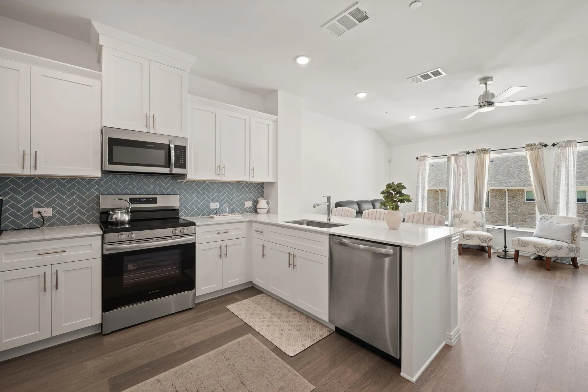 Townhouse For Rent in Tarrant County , 5243 Legacy Street, Haltom City, Texas 76117, 2 Bedroom, 2 Bathroom, 1 Garage spaces, 1,084 Sqft, built in 2024, mls#21328494, Real Estate Agent in Haltom City, Homes For Rent in Tarrant county, Homes For Rent in Haltom City, Realtor in Haltom City Texas, Real Estate Brokerage Independent Realty Texas, Luminita Cordes Realtor