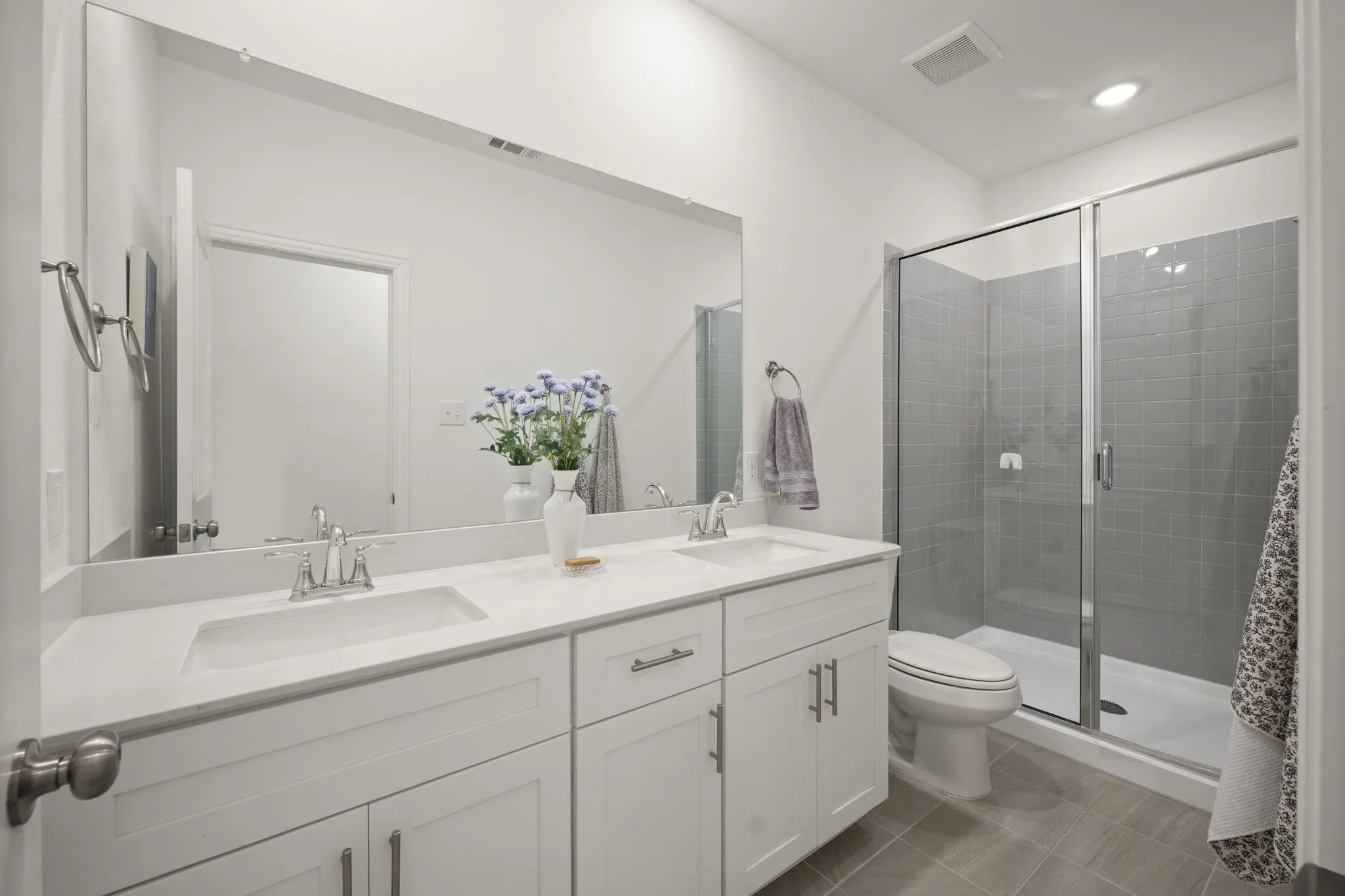 Townhouse For Rent in Tarrant County , 5243 Legacy Street, Haltom City, Texas 76117, 2 Bedroom, 2 Bathroom, 1 Garage spaces, 1,084 Sqft, built in 2024, mls#21328494, Real Estate Agent in Haltom City, Homes For Rent in Tarrant county, Homes For Rent in Haltom City, Realtor in Haltom City Texas, Real Estate Brokerage Independent Realty Texas, Luminita Cordes Realtor