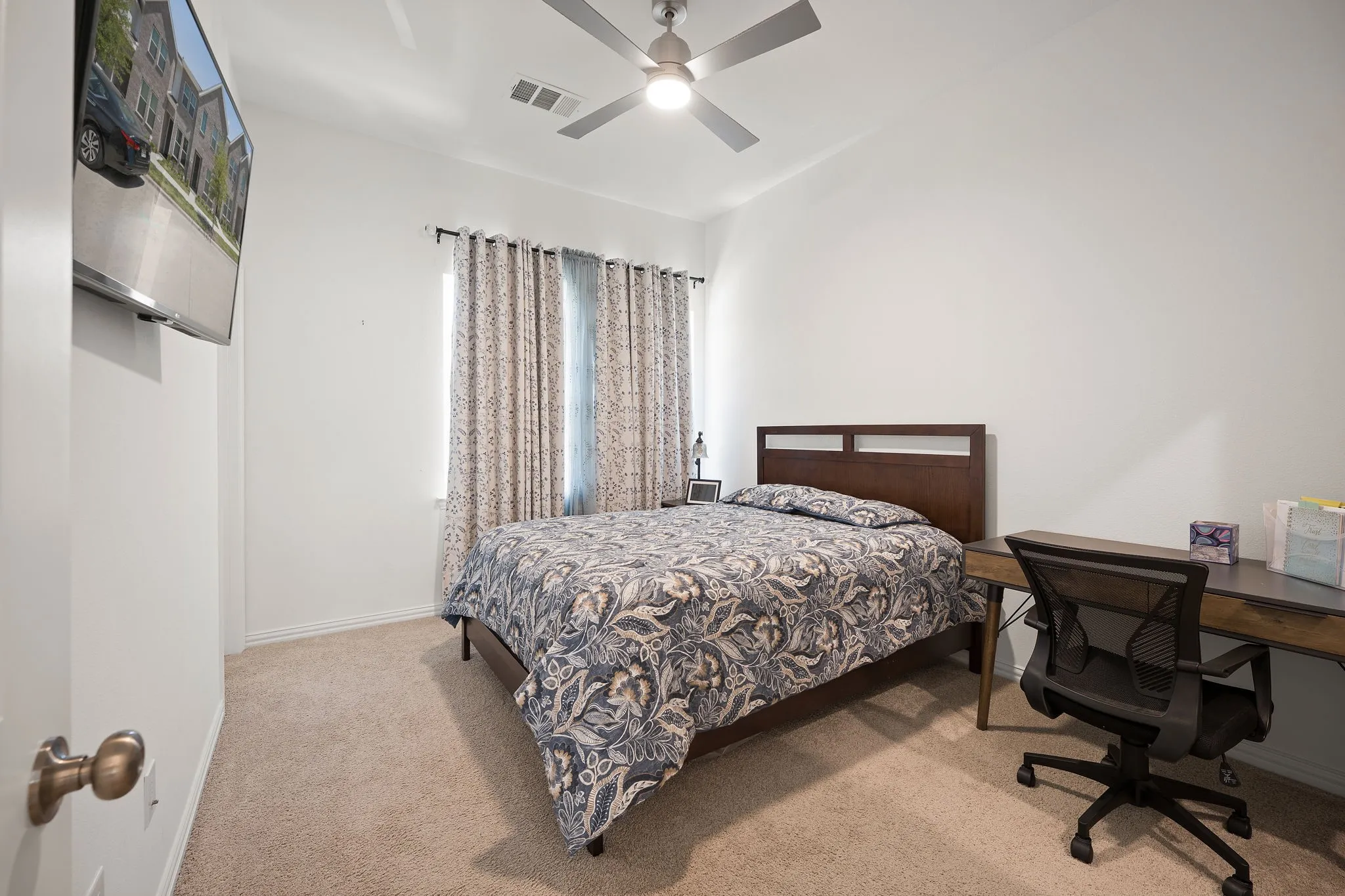 Townhouse For Rent in Tarrant County , 5243 Legacy Street, Haltom City, Texas 76117, 2 Bedroom, 2 Bathroom, 1 Garage spaces, 1,084 Sqft, built in 2024, mls#21328494, Real Estate Agent in Haltom City, Homes For Rent in Tarrant county, Homes For Rent in Haltom City, Realtor in Haltom City Texas, Real Estate Brokerage Independent Realty Texas, Luminita Cordes Realtor