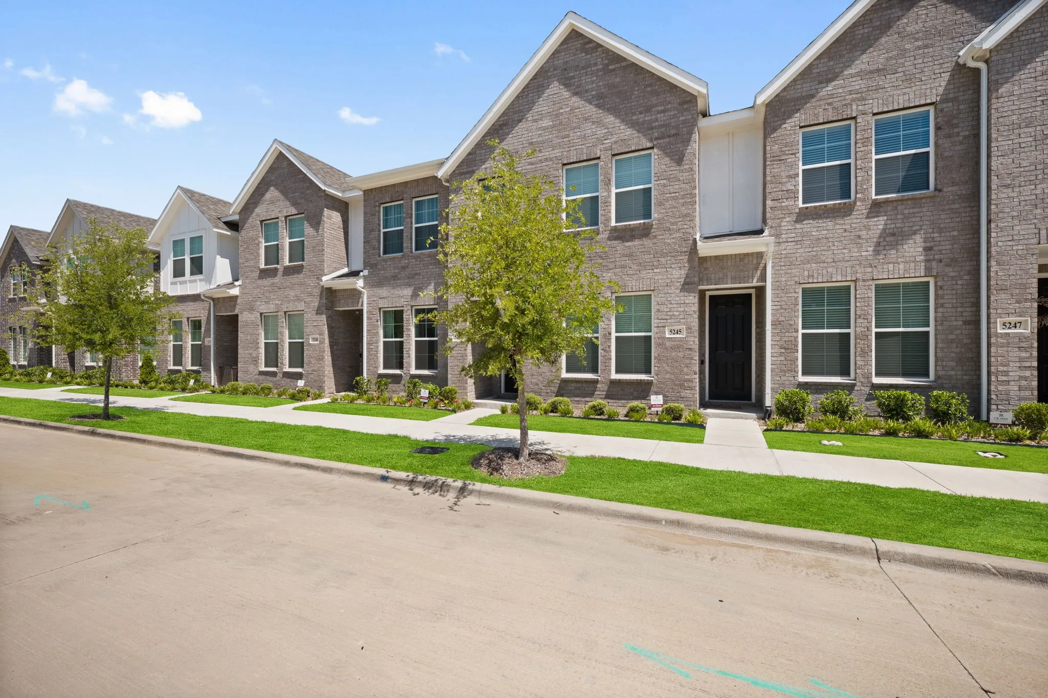 Townhouse For Rent in Tarrant County , 5243 Legacy Street, Haltom City, Texas 76117, 2 Bedroom, 2 Bathroom, 1 Garage spaces, 1,084 Sqft, built in 2024, mls#21328494, Real Estate Agent in Haltom City, Homes For Rent in Tarrant county, Homes For Rent in Haltom City, Realtor in Haltom City Texas, Real Estate Brokerage Independent Realty Texas, Luminita Cordes Realtor