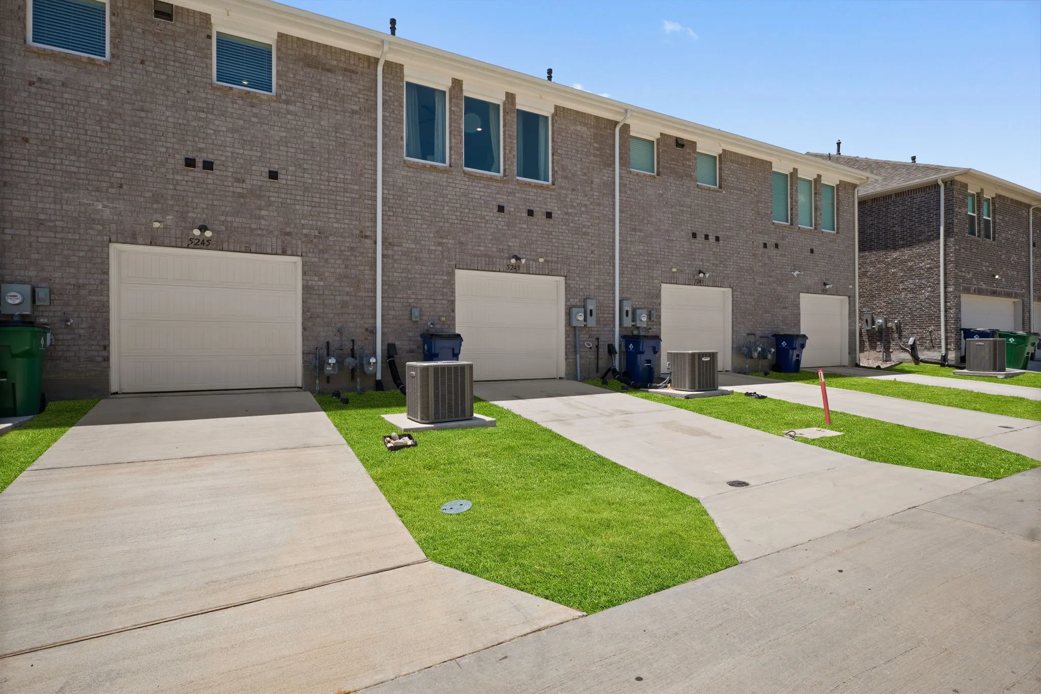Townhouse For Rent in Tarrant County , 5243 Legacy Street, Haltom City, Texas 76117, 2 Bedroom, 2 Bathroom, 1 Garage spaces, 1,084 Sqft, built in 2024, mls#21328494, Real Estate Agent in Haltom City, Homes For Rent in Tarrant county, Homes For Rent in Haltom City, Realtor in Haltom City Texas, Real Estate Brokerage Independent Realty Texas, Luminita Cordes Realtor