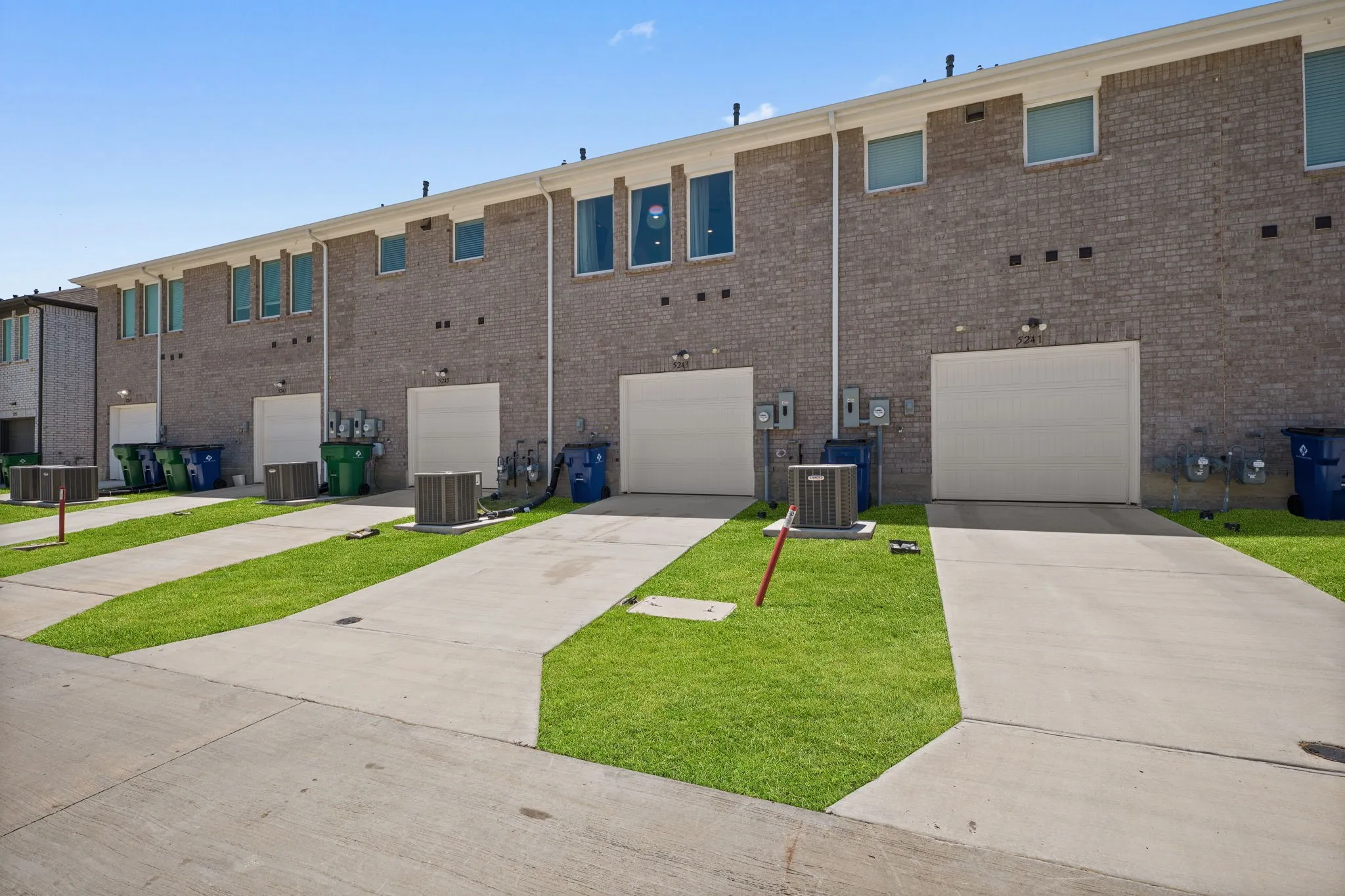 Townhouse For Rent in Tarrant County , 5243 Legacy Street, Haltom City, Texas 76117, 2 Bedroom, 2 Bathroom, 1 Garage spaces, 1,084 Sqft, built in 2024, mls#21328494, Real Estate Agent in Haltom City, Homes For Rent in Tarrant county, Homes For Rent in Haltom City, Realtor in Haltom City Texas, Real Estate Brokerage Independent Realty Texas, Luminita Cordes Realtor