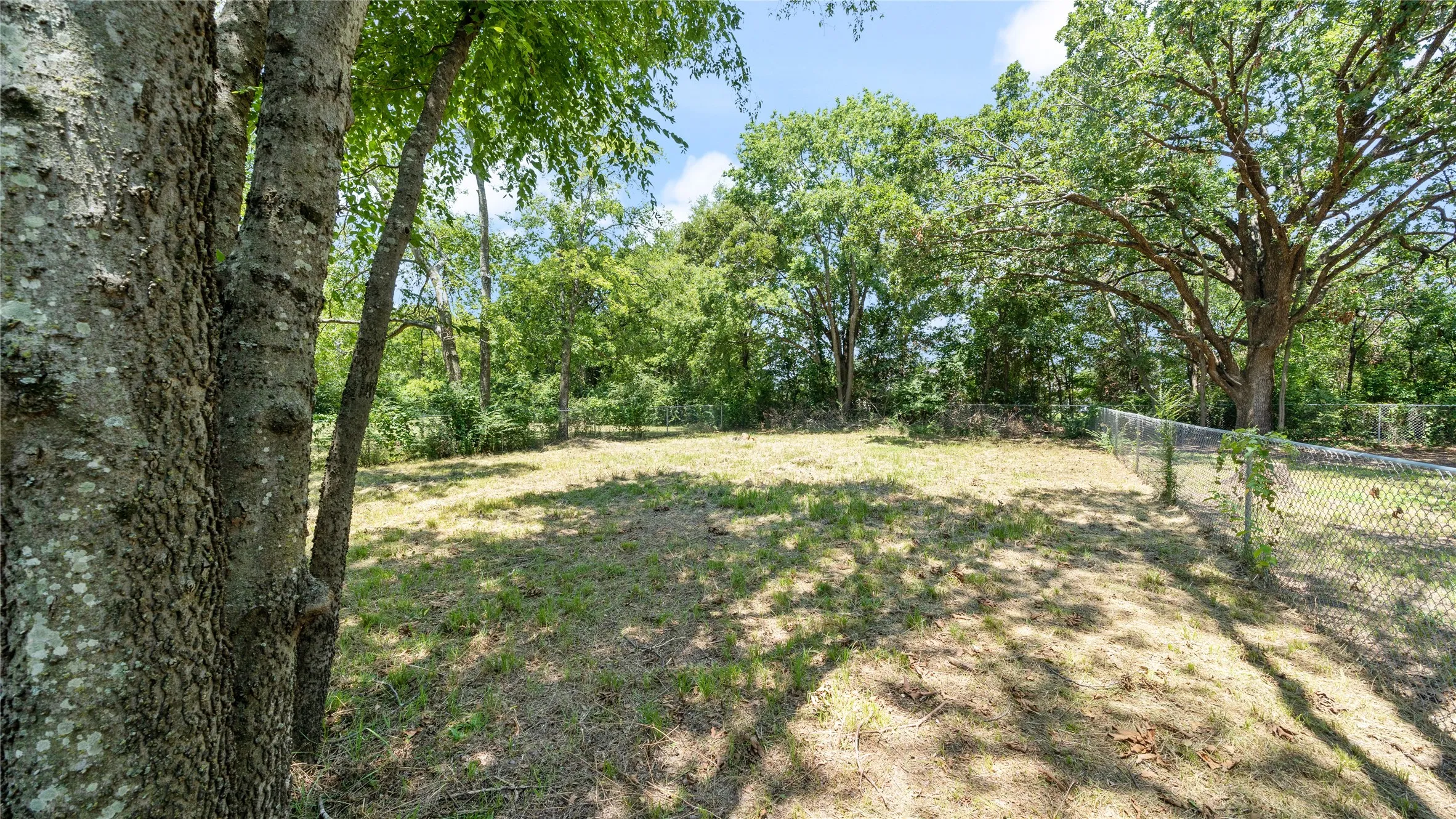 Single Family Residence For Rent in Van Zandt County , 1475 S Buffalo, Canton, Texas 75103, 3 Bedroom, 1 Bathroom, Garage spaces, 1,200 Sqft, built in 2014, mls#21326905, Real Estate Agent in Canton, Homes For Rent in Van Zandt county, Homes For Rent in Canton, Realtor in Canton Texas, Real Estate Brokerage Independent Realty Texas, Luminita Cordes Realtor