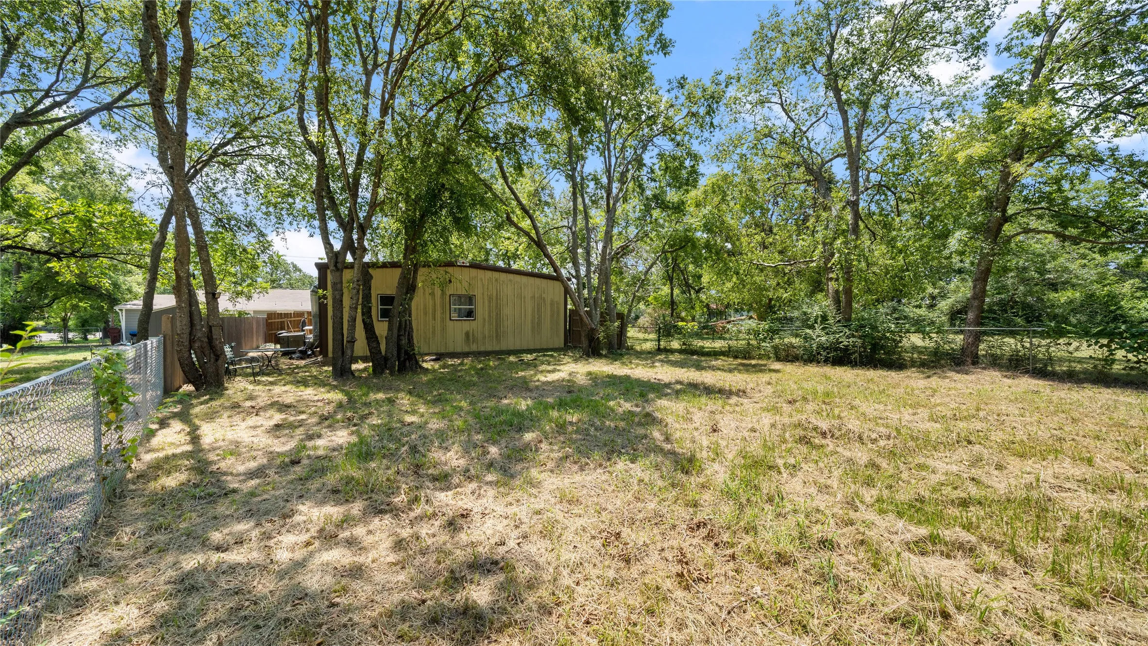Single Family Residence For Rent in Van Zandt County , 1475 S Buffalo, Canton, Texas 75103, 3 Bedroom, 1 Bathroom, Garage spaces, 1,200 Sqft, built in 2014, mls#21326905, Real Estate Agent in Canton, Homes For Rent in Van Zandt county, Homes For Rent in Canton, Realtor in Canton Texas, Real Estate Brokerage Independent Realty Texas, Luminita Cordes Realtor