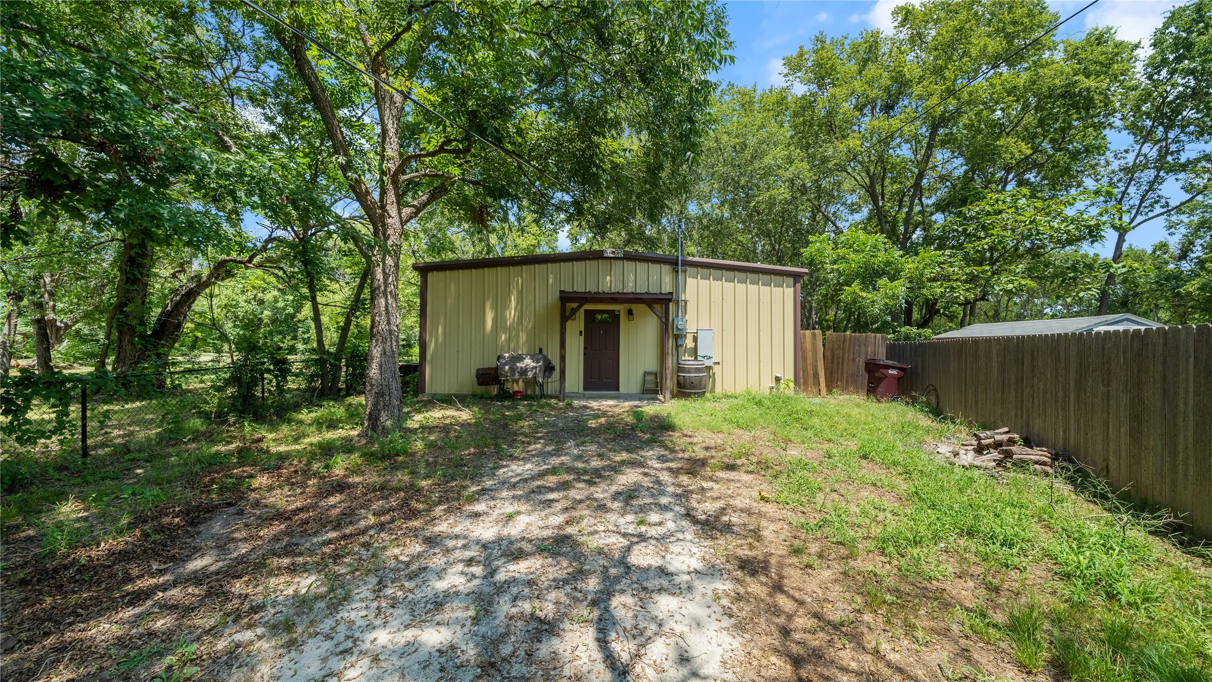 Single Family Residence For Rent in Van Zandt County , 1475 S Buffalo, Canton, Texas 75103, 3 Bedroom, 1 Bathroom, Garage spaces, 1,200 Sqft, built in 2014, mls#21326905, Real Estate Agent in Canton, Homes For Rent in Van Zandt county, Homes For Rent in Canton, Realtor in Canton Texas, Real Estate Brokerage Independent Realty Texas, Luminita Cordes Realtor