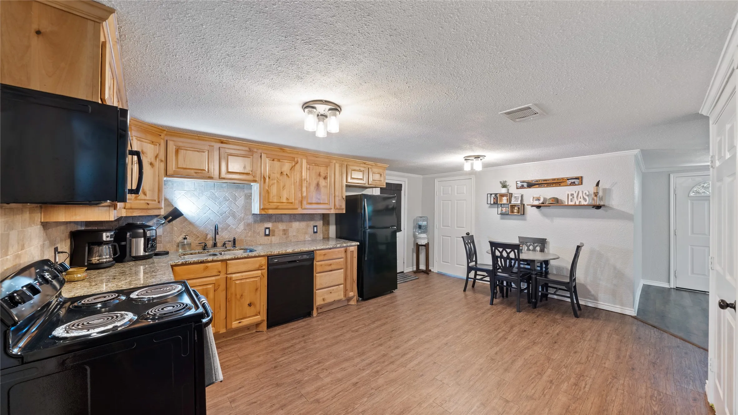 Single Family Residence For Rent in Van Zandt County , 1475 S Buffalo, Canton, Texas 75103, 3 Bedroom, 1 Bathroom, Garage spaces, 1,200 Sqft, built in 2014, mls#21326905, Real Estate Agent in Canton, Homes For Rent in Van Zandt county, Homes For Rent in Canton, Realtor in Canton Texas, Real Estate Brokerage Independent Realty Texas, Luminita Cordes Realtor
