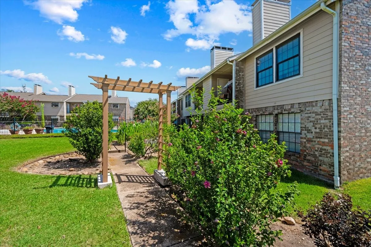Condominium For Rent in Collin County , 4748 Old Bent Tree Lane 506, Dallas, Texas 75287, 2 Bedroom, 2 Bathroom, Garage spaces, 887 Sqft, built in 1985, mls#21328496, Real Estate Agent in Dallas, Homes For Rent in Collin county, Homes For Rent in Dallas, Realtor in Dallas Texas, Real Estate Brokerage Independent Realty Texas, Luminita Cordes Realtor