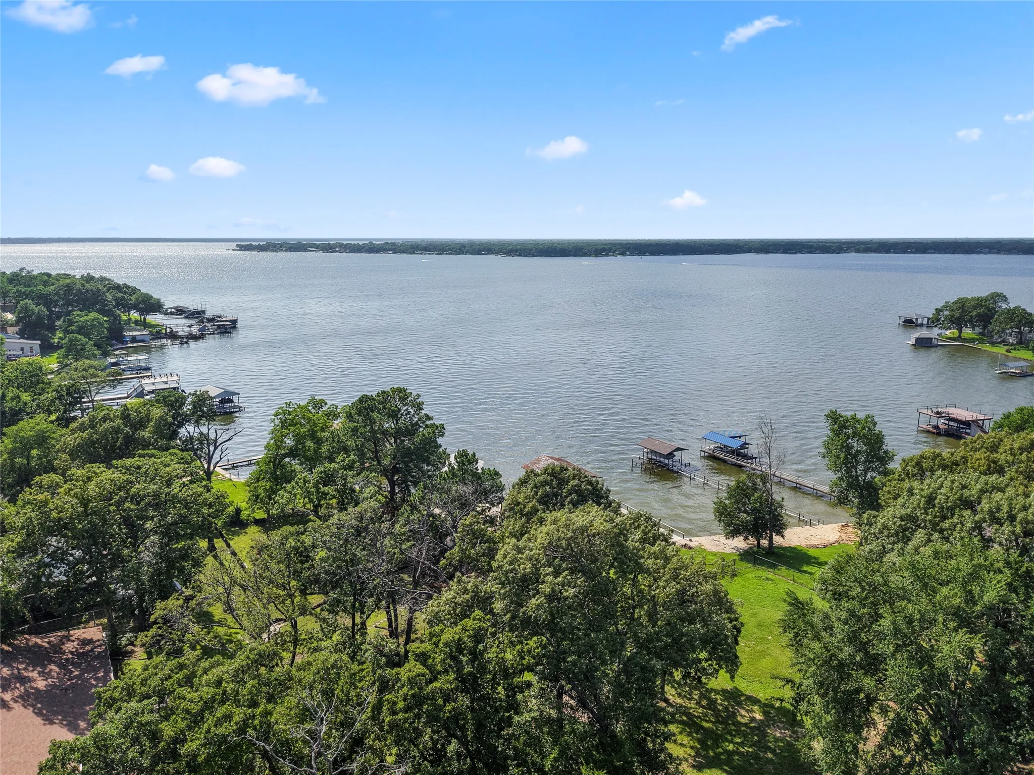 Single Family Residence For Rent in Henderson County , 323 Dyer Circle, Payne Springs, Texas 75156, 3 Bedroom, 2 Bathroom, 3 Garage spaces, 2,040 Sqft, built in 1984, mls#21328052, Real Estate Agent in Payne Springs, Homes For Rent in Henderson county, Homes For Rent in Payne Springs, Realtor in Payne Springs Texas, Real Estate Brokerage Independent Realty Texas, Luminita Cordes Realtor