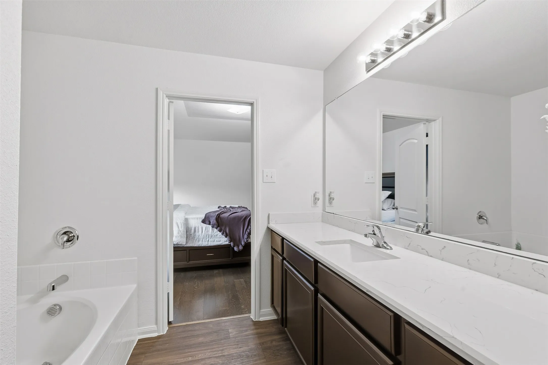 Single Family Residence For Sale in Dallas County , 14229 Bridgeview Lane, Dallas, Texas 75253, 3 Bedroom, 3 Bathroom, 2 Garage spaces, 1,946 Sqft, built in 2017, mls#21328502, Real Estate Agent in Dallas, Homes For Sale in Dallas county, Homes For Sale in Dallas, Realtor in Dallas Texas, Real Estate Brokerage Independent Realty Texas, Luminita Cordes Realtor
