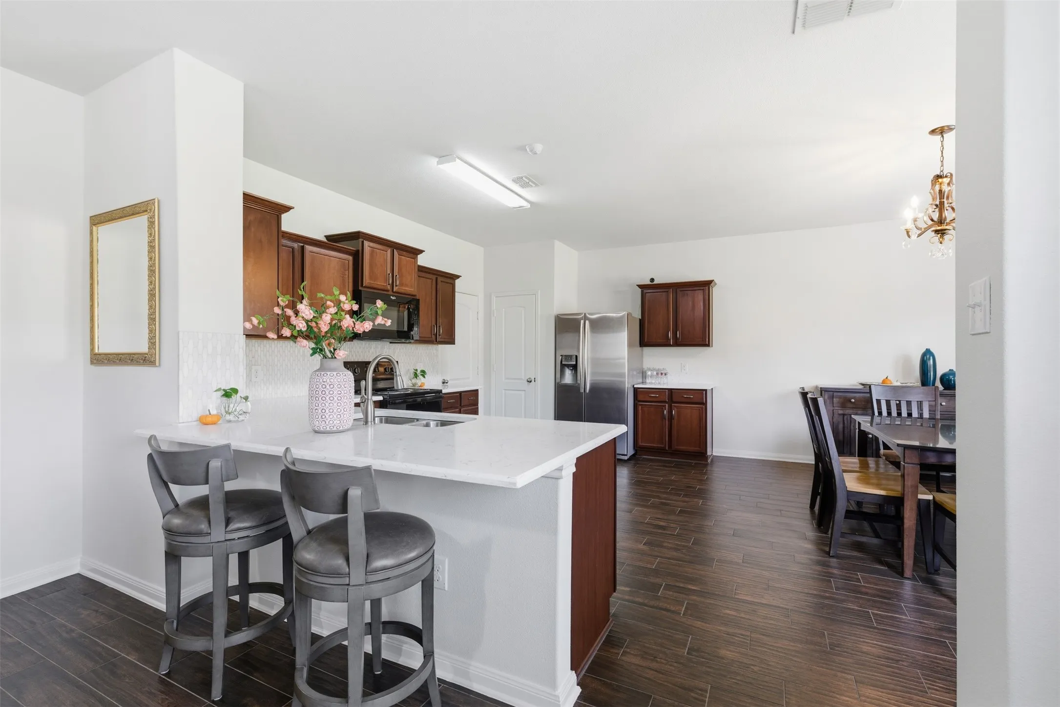 Single Family Residence For Sale in Dallas County , 14229 Bridgeview Lane, Dallas, Texas 75253, 3 Bedroom, 3 Bathroom, 2 Garage spaces, 1,946 Sqft, built in 2017, mls#21328502, Real Estate Agent in Dallas, Homes For Sale in Dallas county, Homes For Sale in Dallas, Realtor in Dallas Texas, Real Estate Brokerage Independent Realty Texas, Luminita Cordes Realtor