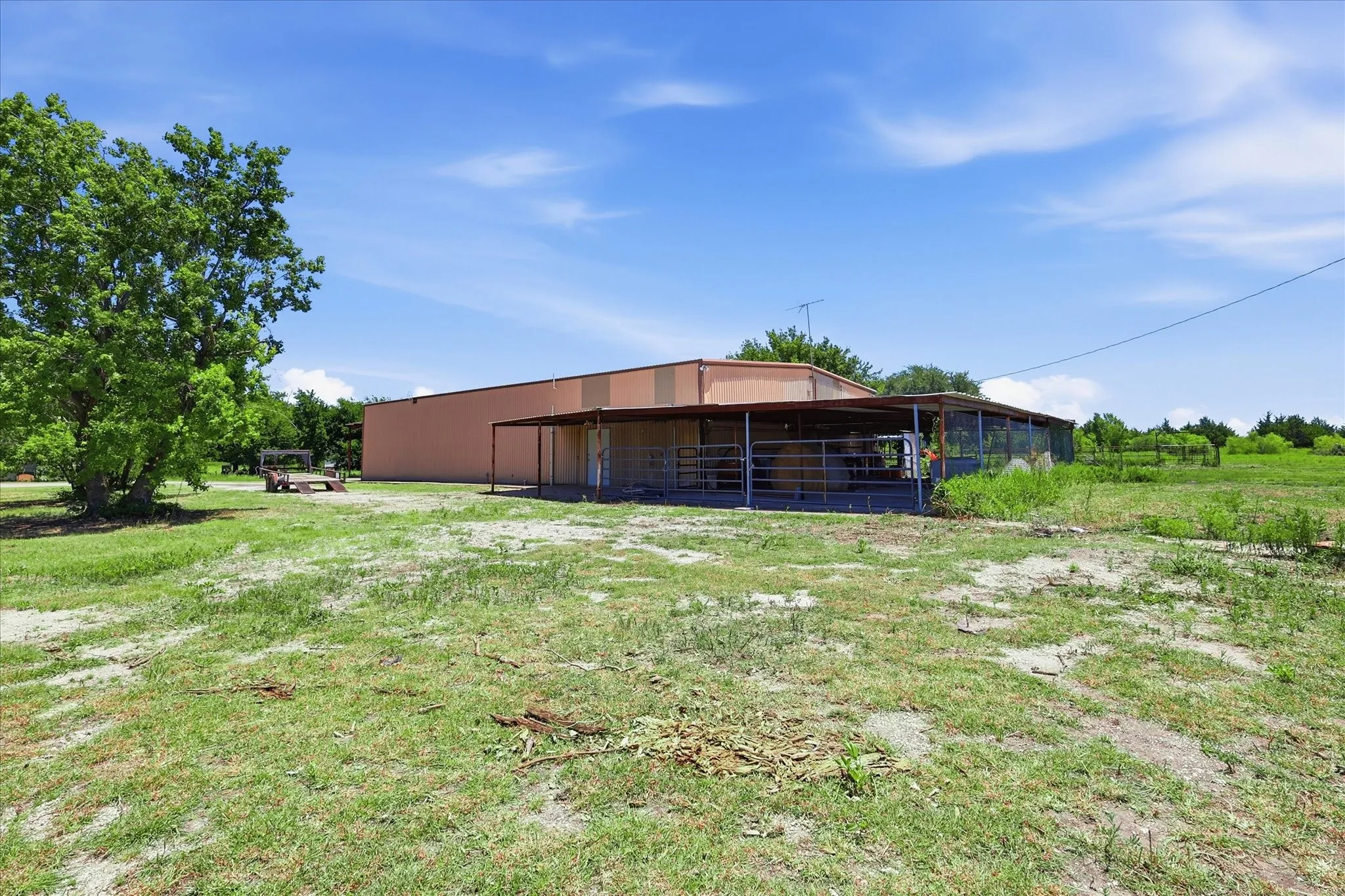 Improved Land For Sale in Ellis County , 611 Johnston Road, Waxahachie, Texas 75167, 0, 0, Garage spaces, 0 Sqft, built in 1985, mls#21327466, Real Estate Agent in Waxahachie, Homes For Sale in Ellis county, Homes For Sale in Waxahachie, Realtor in Waxahachie Texas, Real Estate Brokerage Independent Realty Texas, Luminita Cordes Realtor