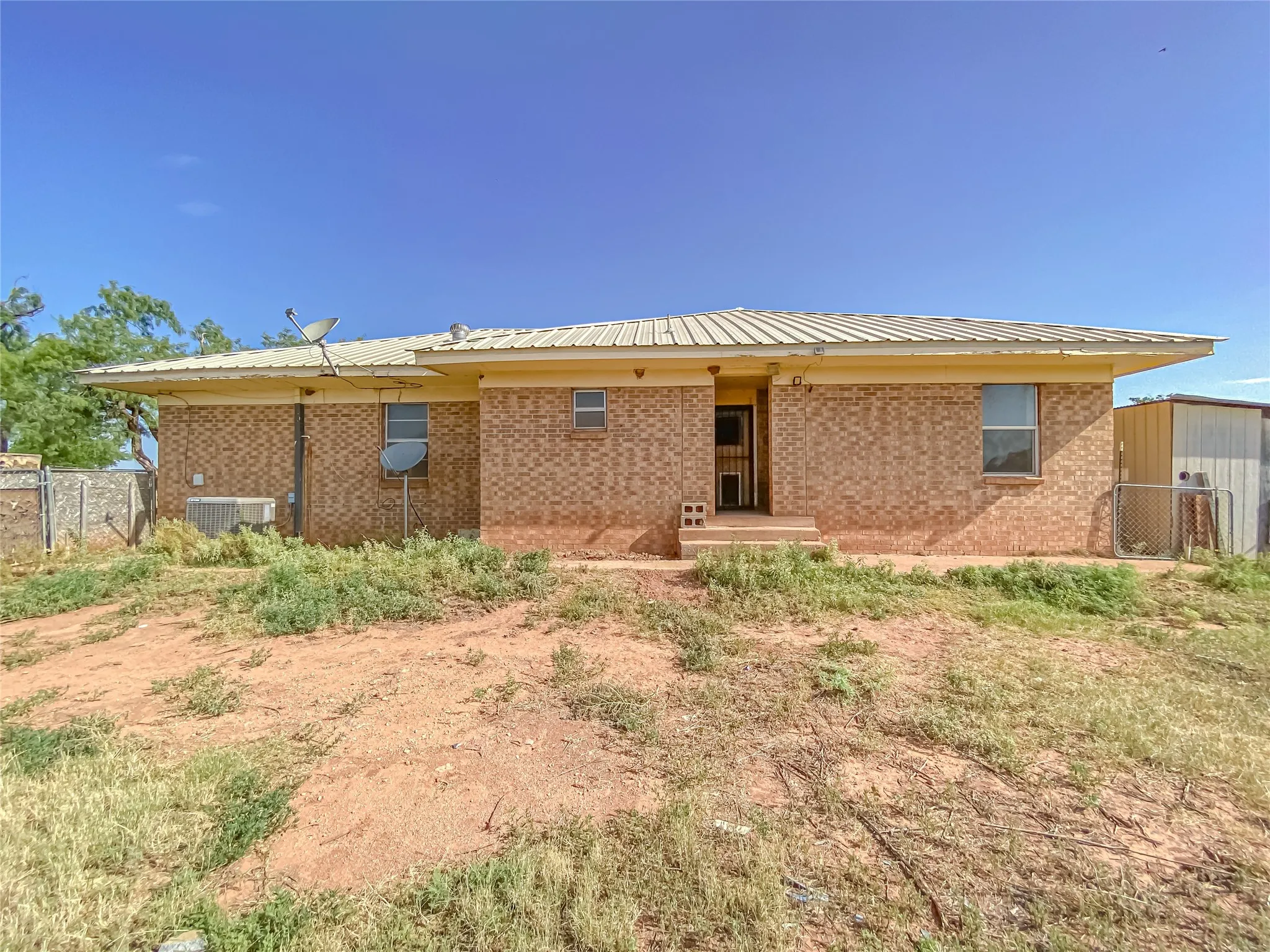 Single Family Residence For Sale in Taylor County , 1195 County Road 415, Merkel, Texas 79536, 3 Bedroom, 2 Bathroom, Garage spaces, 1,816 Sqft, built in 1960, mls#21325798, Real Estate Agent in Merkel, Homes For Sale in Taylor county, Homes For Sale in Merkel, Realtor in Merkel Texas, Real Estate Brokerage Independent Realty Texas, Luminita Cordes Realtor