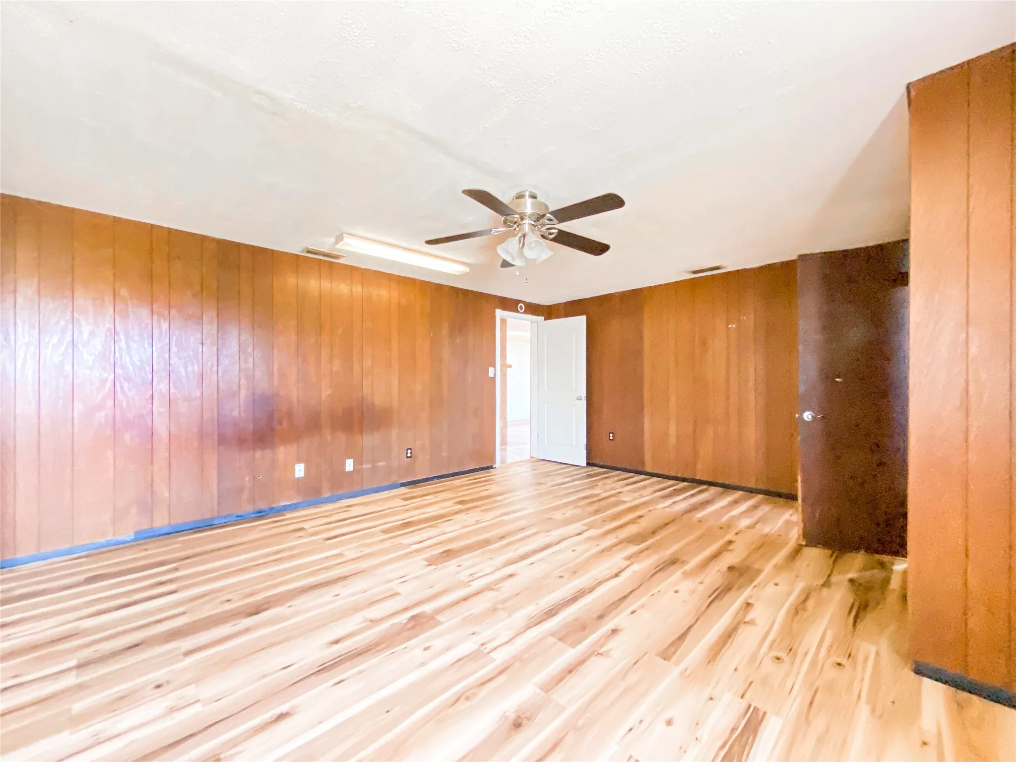 Single Family Residence For Sale in Taylor County , 1195 County Road 415, Merkel, Texas 79536, 3 Bedroom, 2 Bathroom, Garage spaces, 1,816 Sqft, built in 1960, mls#21325798, Real Estate Agent in Merkel, Homes For Sale in Taylor county, Homes For Sale in Merkel, Realtor in Merkel Texas, Real Estate Brokerage Independent Realty Texas, Luminita Cordes Realtor