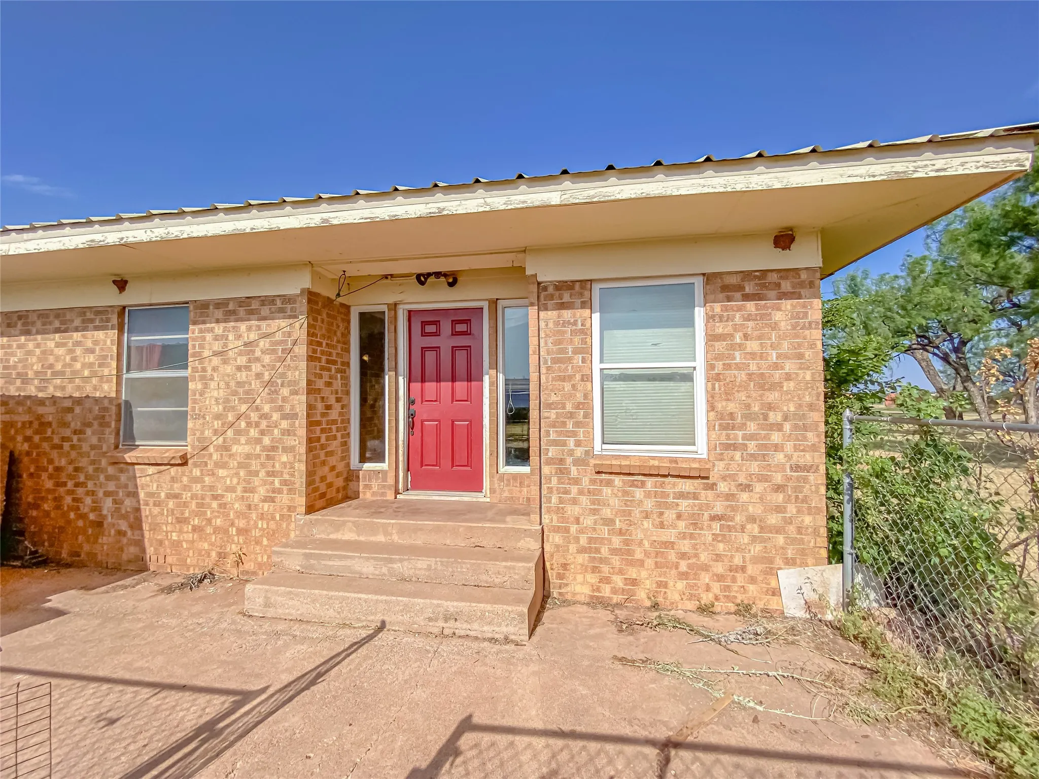 Single Family Residence For Sale in Taylor County , 1195 County Road 415, Merkel, Texas 79536, 3 Bedroom, 2 Bathroom, Garage spaces, 1,816 Sqft, built in 1960, mls#21325798, Real Estate Agent in Merkel, Homes For Sale in Taylor county, Homes For Sale in Merkel, Realtor in Merkel Texas, Real Estate Brokerage Independent Realty Texas, Luminita Cordes Realtor