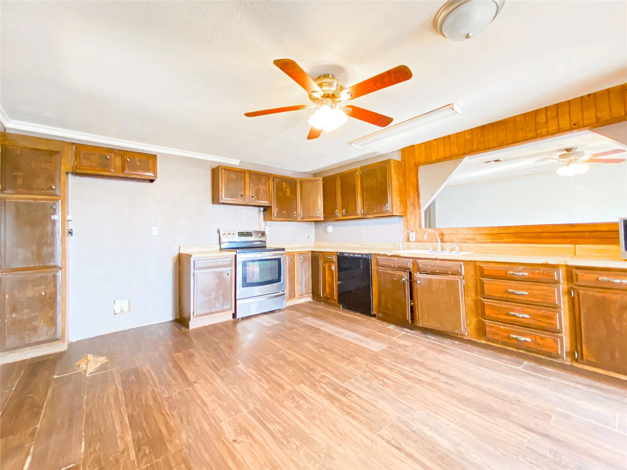 Single Family Residence For Sale in Taylor County , 1195 County Road 415, Merkel, Texas 79536, 3 Bedroom, 2 Bathroom, Garage spaces, 1,816 Sqft, built in 1960, mls#21325798, Real Estate Agent in Merkel, Homes For Sale in Taylor county, Homes For Sale in Merkel, Realtor in Merkel Texas, Real Estate Brokerage Independent Realty Texas, Luminita Cordes Realtor