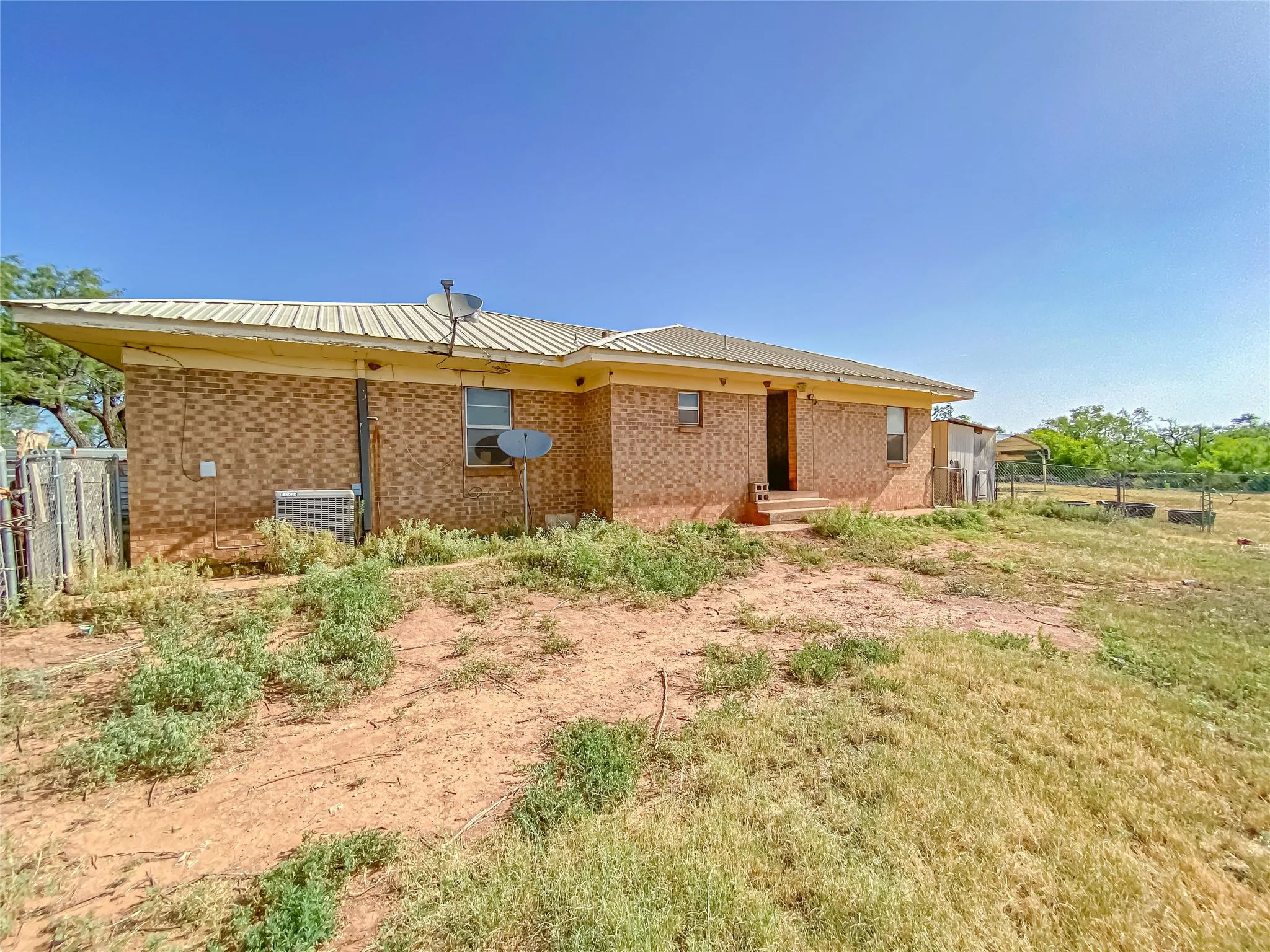 Single Family Residence For Sale in Taylor County , 1195 County Road 415, Merkel, Texas 79536, 3 Bedroom, 2 Bathroom, Garage spaces, 1,816 Sqft, built in 1960, mls#21325798, Real Estate Agent in Merkel, Homes For Sale in Taylor county, Homes For Sale in Merkel, Realtor in Merkel Texas, Real Estate Brokerage Independent Realty Texas, Luminita Cordes Realtor