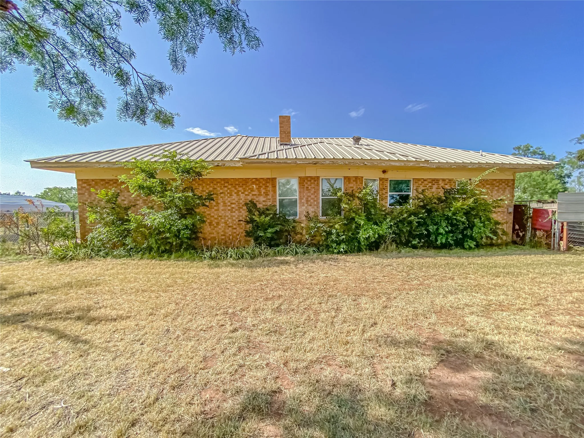 Single Family Residence For Sale in Taylor County , 1195 County Road 415, Merkel, Texas 79536, 3 Bedroom, 2 Bathroom, Garage spaces, 1,816 Sqft, built in 1960, mls#21325798, Real Estate Agent in Merkel, Homes For Sale in Taylor county, Homes For Sale in Merkel, Realtor in Merkel Texas, Real Estate Brokerage Independent Realty Texas, Luminita Cordes Realtor