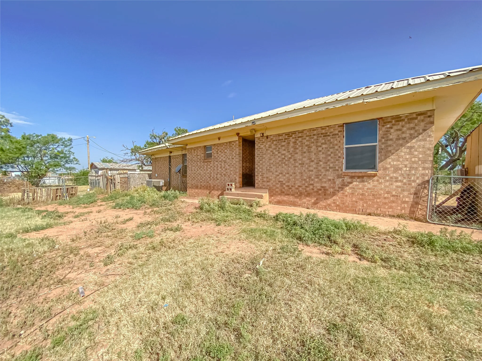 Single Family Residence For Sale in Taylor County , 1195 County Road 415, Merkel, Texas 79536, 3 Bedroom, 2 Bathroom, Garage spaces, 1,816 Sqft, built in 1960, mls#21325798, Real Estate Agent in Merkel, Homes For Sale in Taylor county, Homes For Sale in Merkel, Realtor in Merkel Texas, Real Estate Brokerage Independent Realty Texas, Luminita Cordes Realtor