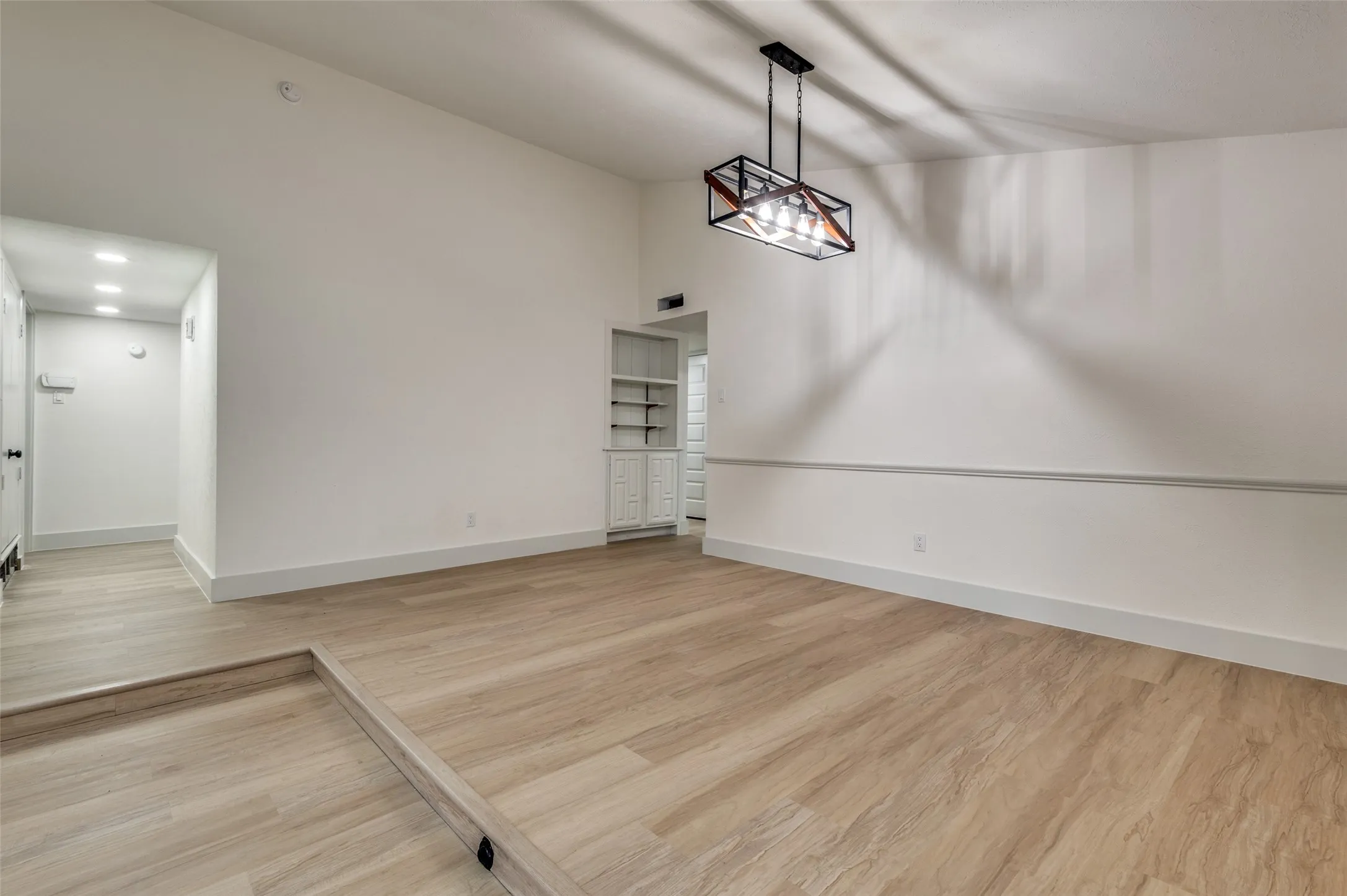 Single Family Residence For Sale in Dallas County , 8517 Van Pelt Drive, Dallas, Texas 75228, 3 Bedroom, 2 Bathroom, 2 Garage spaces, 1,960 Sqft, built in 1976, mls#21316130, Real Estate Agent in Dallas, Homes For Sale in Dallas county, Homes For Sale in Dallas, Realtor in Dallas Texas, Real Estate Brokerage Independent Realty Texas, Luminita Cordes Realtor