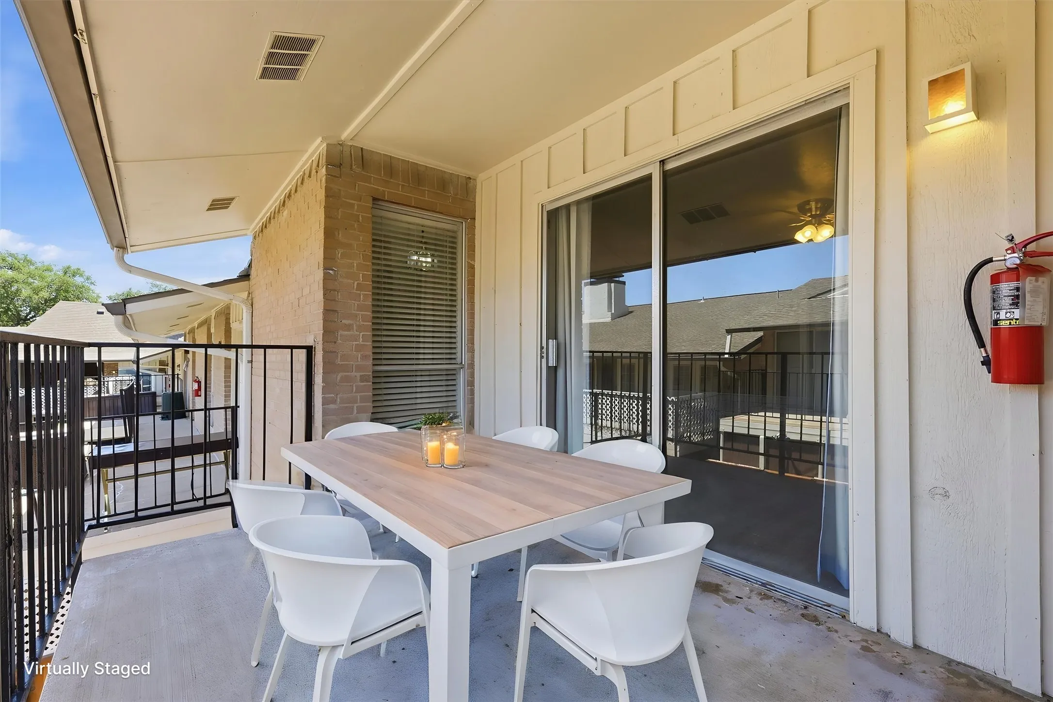 Condominium For Sale in Dallas County , 15918 Club Crest Drive 2111, Dallas, Texas 75248, 1 Bedroom, 1 Bathroom, Garage spaces, 622 Sqft, built in 1968, mls#21324644, Real Estate Agent in Dallas, Homes For Sale in Dallas county, Homes For Sale in Dallas, Realtor in Dallas Texas, Real Estate Brokerage Independent Realty Texas, Luminita Cordes Realtor