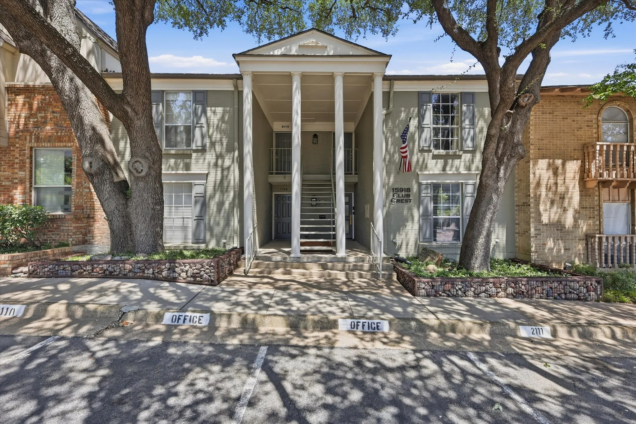 Condominium For Sale in Dallas County , 15918 Club Crest Drive 2111, Dallas, Texas 75248, 1 Bedroom, 1 Bathroom, Garage spaces, 622 Sqft, built in 1968, mls#21324644, Real Estate Agent in Dallas, Homes For Sale in Dallas county, Homes For Sale in Dallas, Realtor in Dallas Texas, Real Estate Brokerage Independent Realty Texas, Luminita Cordes Realtor