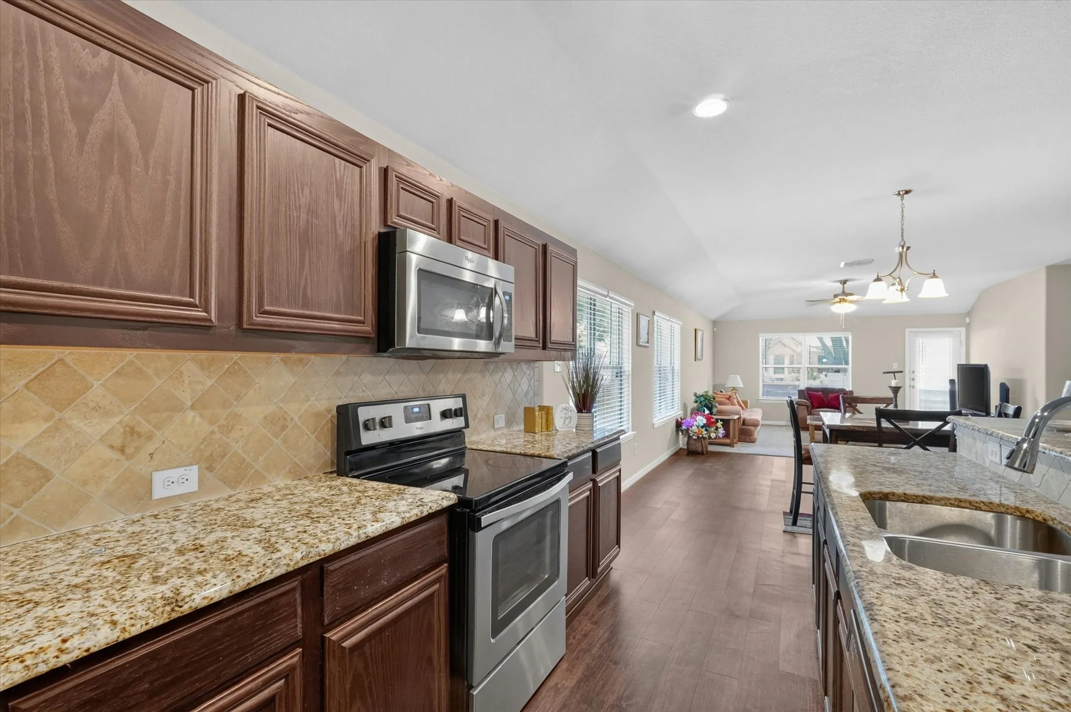Single Family Residence For Sale in Tarrant County , 5104 Chatfield Place, Arlington, Texas 76017, 4 Bedroom, 2 Bathroom, 2 Garage spaces, 2,025 Sqft, built in 2015, mls#21321731, Real Estate Agent in Arlington, Homes For Sale in Tarrant county, Homes For Sale in Arlington, Realtor in Arlington Texas, Real Estate Brokerage Independent Realty Texas, Luminita Cordes Realtor