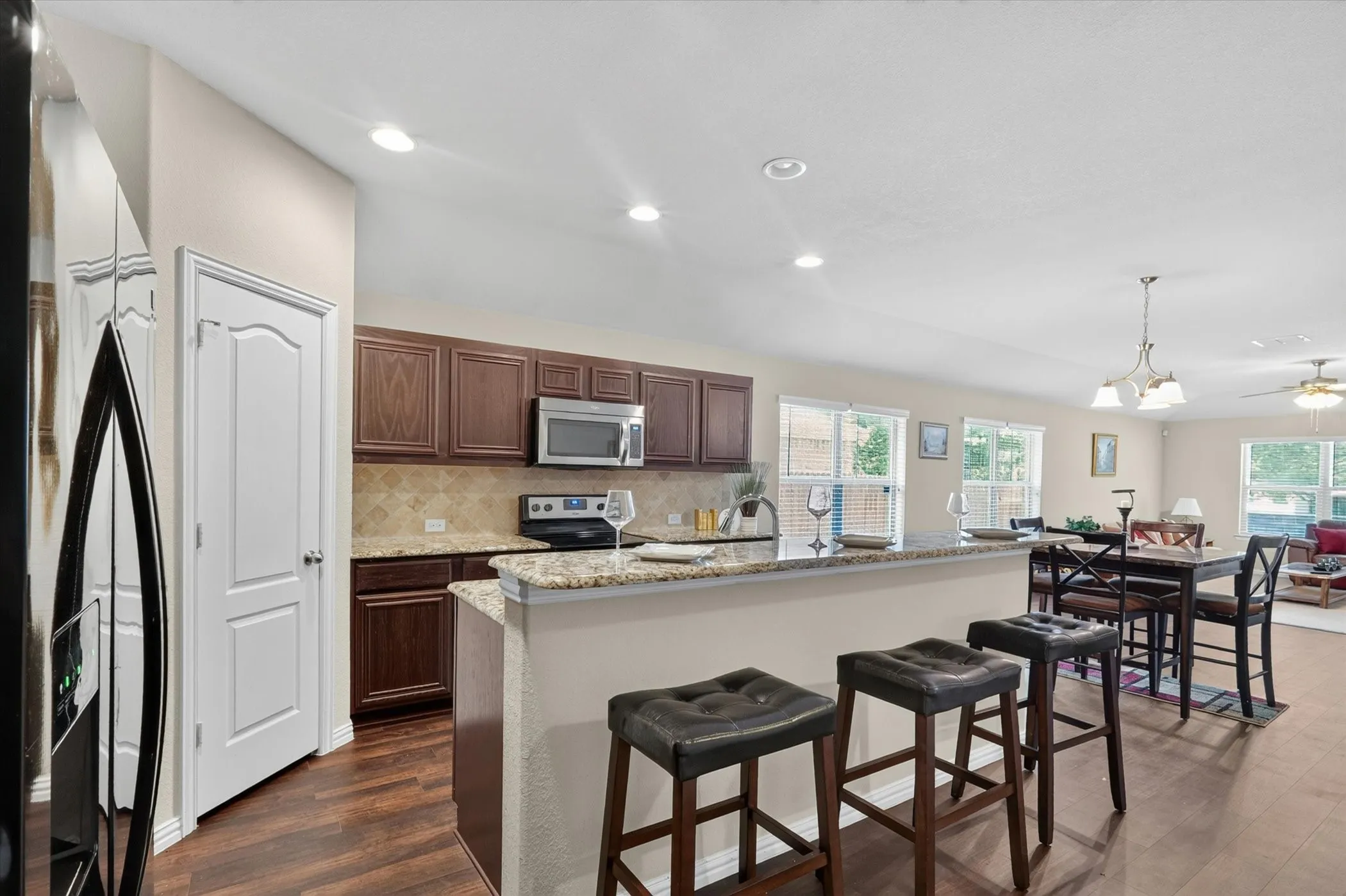 Single Family Residence For Sale in Tarrant County , 5104 Chatfield Place, Arlington, Texas 76017, 4 Bedroom, 2 Bathroom, 2 Garage spaces, 2,025 Sqft, built in 2015, mls#21321731, Real Estate Agent in Arlington, Homes For Sale in Tarrant county, Homes For Sale in Arlington, Realtor in Arlington Texas, Real Estate Brokerage Independent Realty Texas, Luminita Cordes Realtor