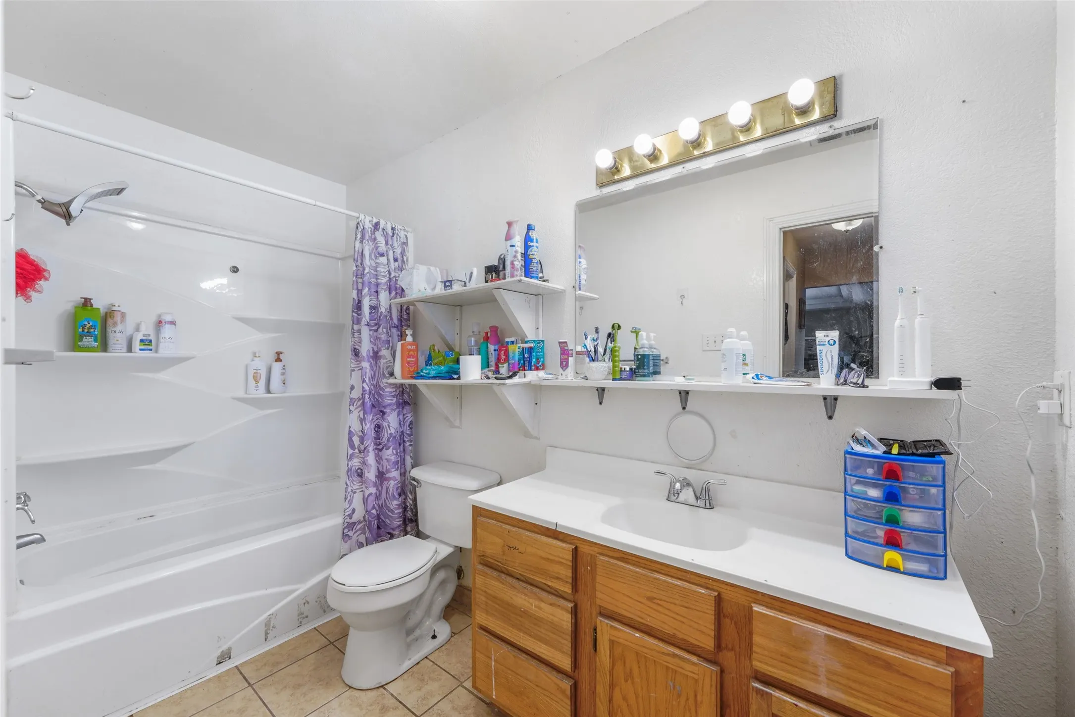 Single Family Residence For Sale in Van Zandt County , 1112 Caprice Drive, Grand Saline, Texas 75140, 3 Bedroom, 2 Bathroom, Garage spaces, 1,728 Sqft, built in 1998, mls#21326805, Real Estate Agent in Grand Saline, Homes For Sale in Van Zandt county, Homes For Sale in Grand Saline, Realtor in Grand Saline Texas, Real Estate Brokerage Independent Realty Texas, Luminita Cordes Realtor