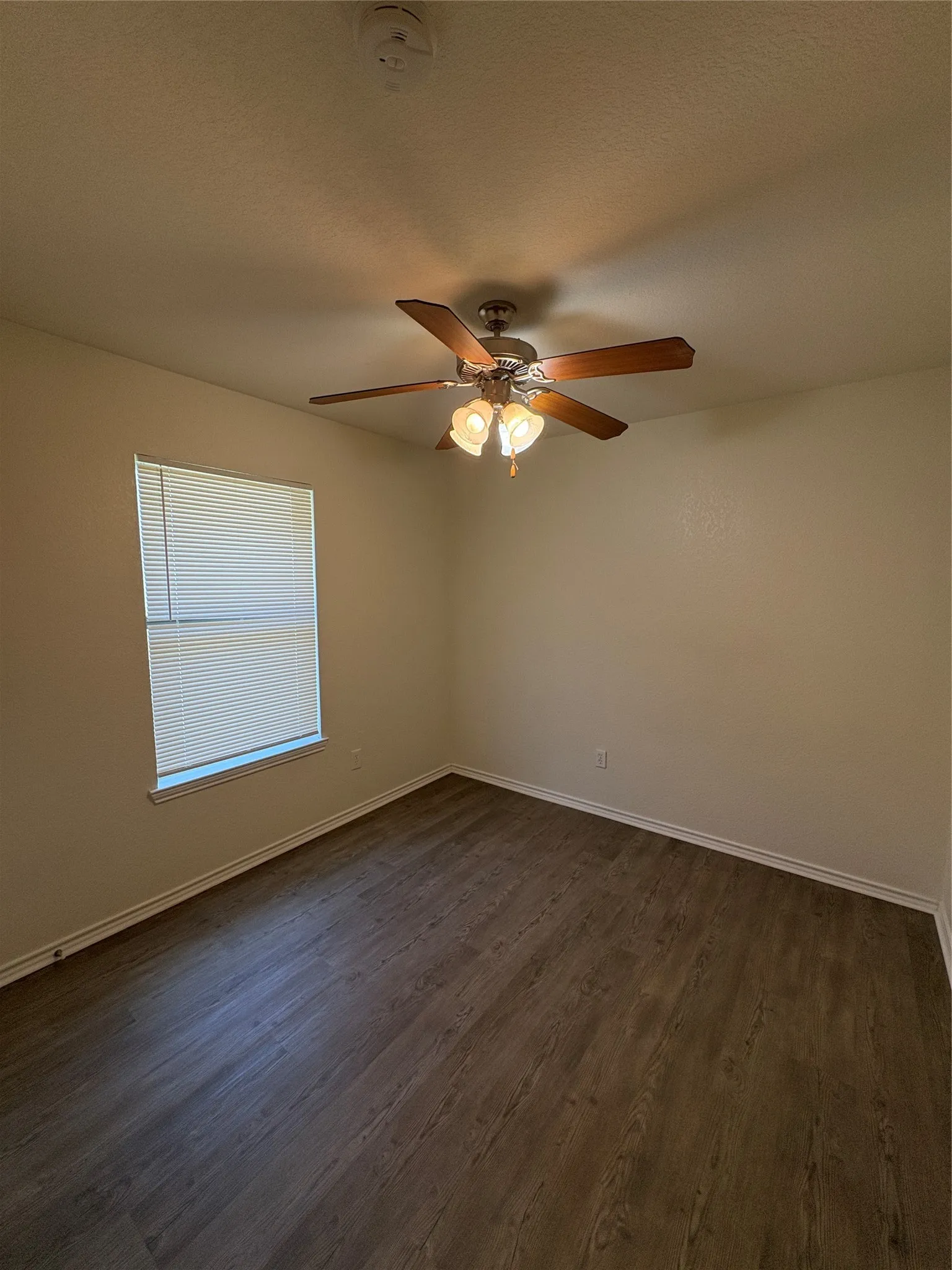 Single Family Residence For Rent in Tarrant County , 8128 Doreen Avenue, Fort Worth, Texas 76116, 3 Bedroom, 2 Bathroom, 1 Garage spaces, 1,094 Sqft, built in 2007, mls#21326354, Real Estate Agent in Fort Worth, Homes For Rent in Tarrant county, Homes For Rent in Fort Worth, Realtor in Fort Worth Texas, Real Estate Brokerage Independent Realty Texas, Luminita Cordes Realtor