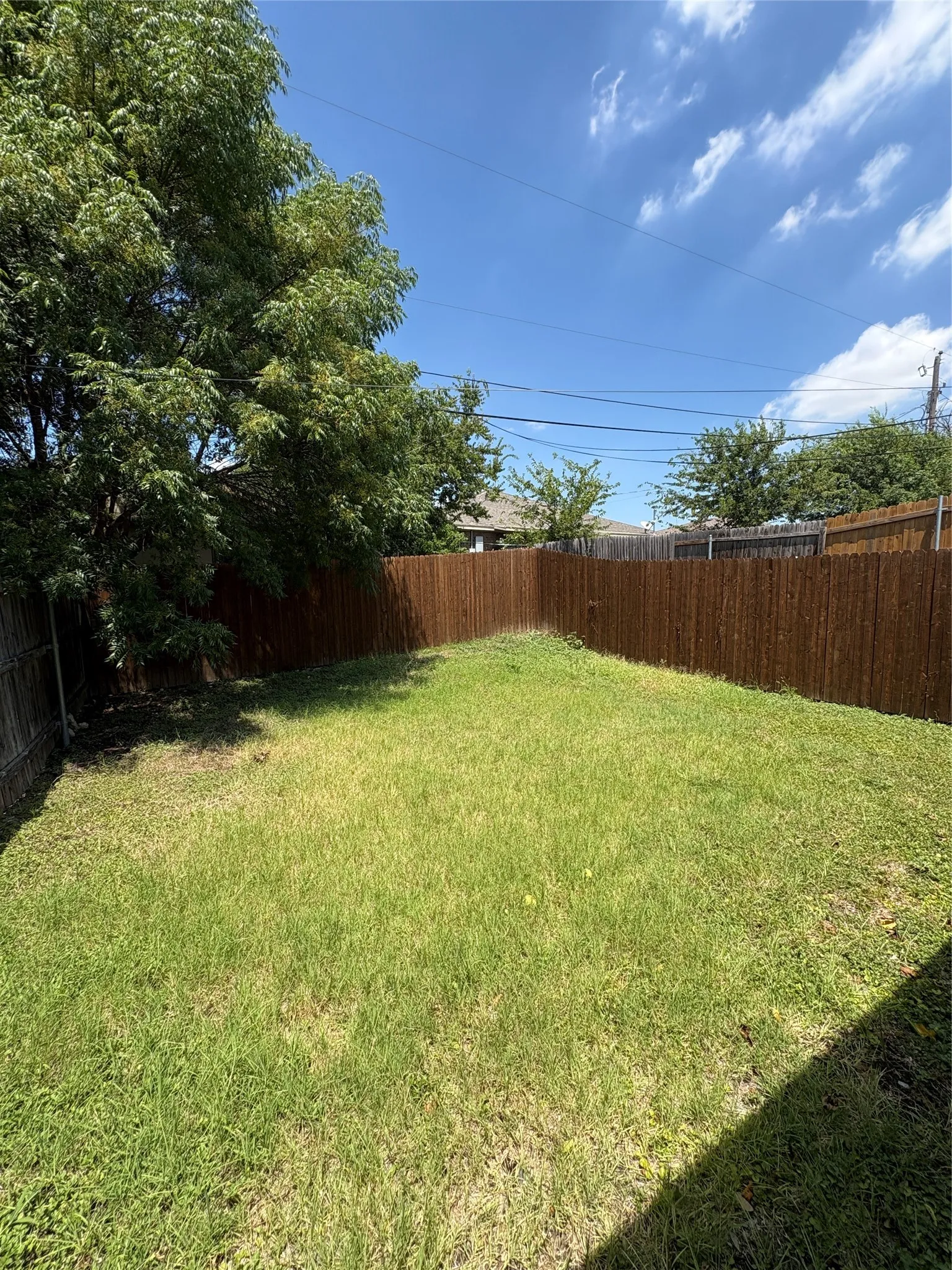 Single Family Residence For Rent in Tarrant County , 8128 Doreen Avenue, Fort Worth, Texas 76116, 3 Bedroom, 2 Bathroom, 1 Garage spaces, 1,094 Sqft, built in 2007, mls#21326354, Real Estate Agent in Fort Worth, Homes For Rent in Tarrant county, Homes For Rent in Fort Worth, Realtor in Fort Worth Texas, Real Estate Brokerage Independent Realty Texas, Luminita Cordes Realtor