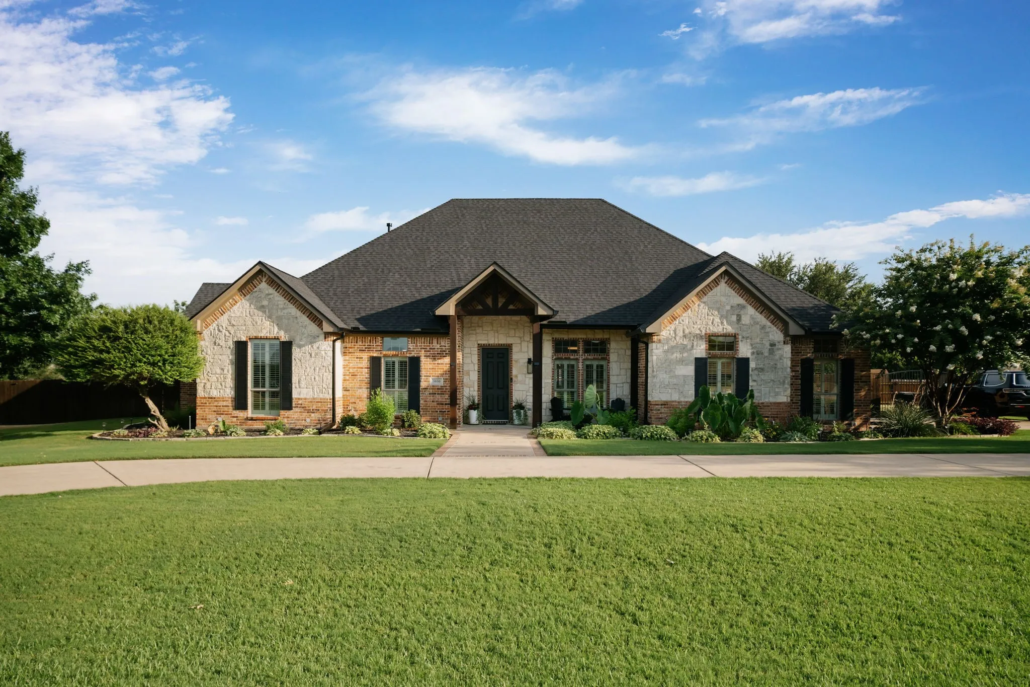 Single Family Residence For Sale in Ellis County , 3650 Baylor Boulevard, Midlothian, Texas 76065, 4 Bedroom, 3 Bathroom, 2 Garage spaces, 3,248 Sqft, built in 2004, mls#21325707, Real Estate Agent in Midlothian, Homes For Sale in Ellis county, Homes For Sale in Midlothian, Realtor in Midlothian Texas, Real Estate Brokerage Independent Realty Texas, Luminita Cordes Realtor