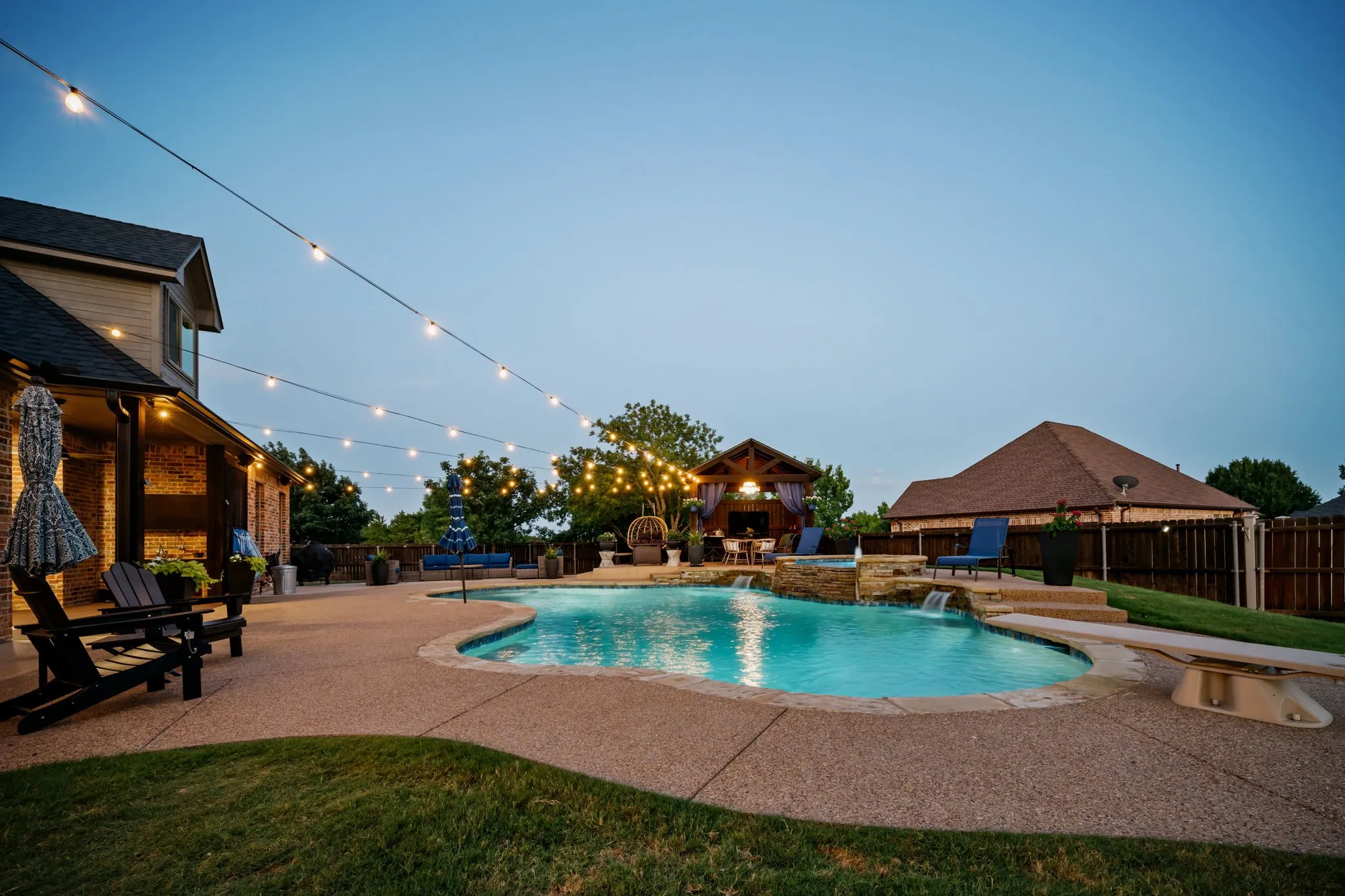 Single Family Residence For Sale in Ellis County , 3650 Baylor Boulevard, Midlothian, Texas 76065, 4 Bedroom, 3 Bathroom, 2 Garage spaces, 3,248 Sqft, built in 2004, mls#21325707, Real Estate Agent in Midlothian, Homes For Sale in Ellis county, Homes For Sale in Midlothian, Realtor in Midlothian Texas, Real Estate Brokerage Independent Realty Texas, Luminita Cordes Realtor