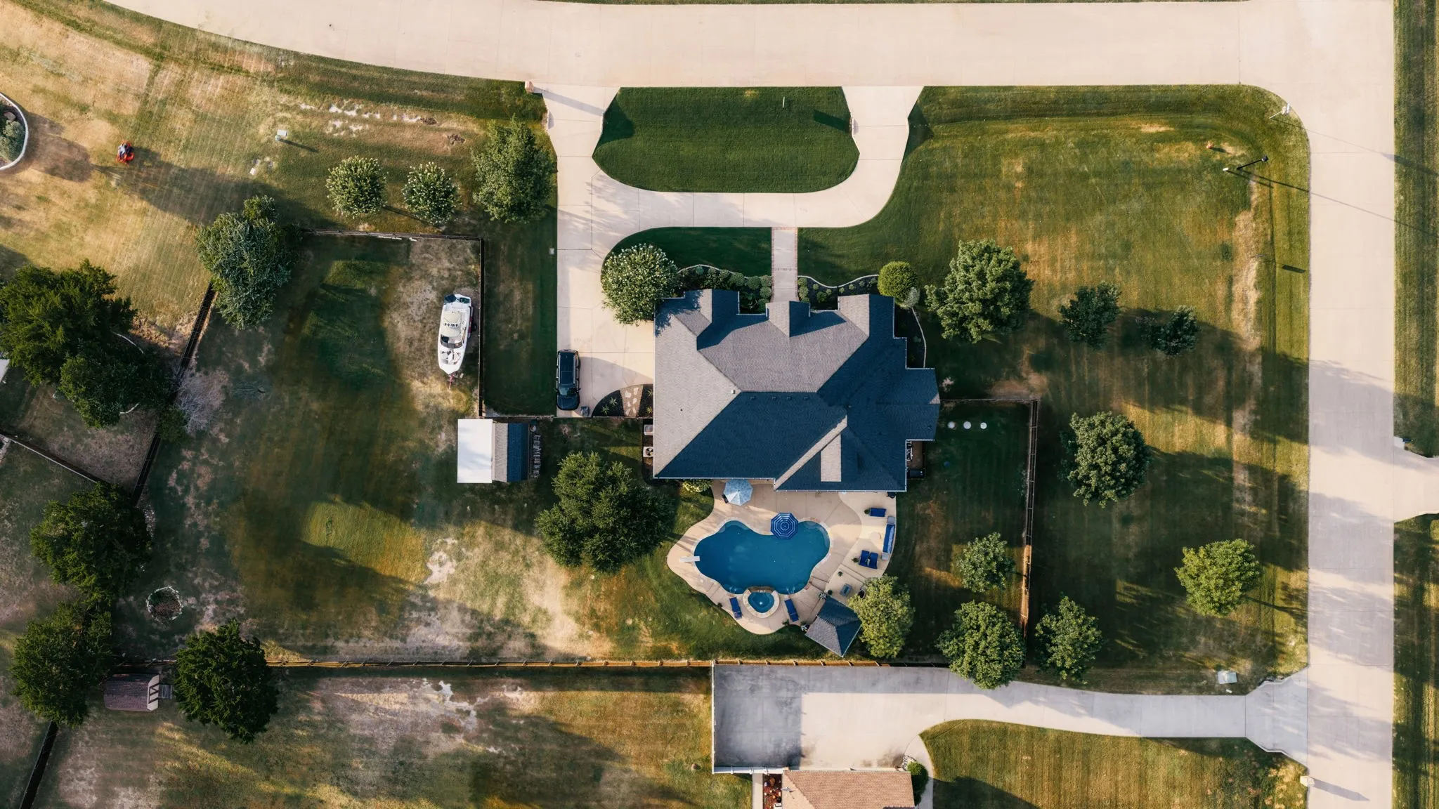 Single Family Residence For Sale in Ellis County , 3650 Baylor Boulevard, Midlothian, Texas 76065, 4 Bedroom, 3 Bathroom, 2 Garage spaces, 3,248 Sqft, built in 2004, mls#21325707, Real Estate Agent in Midlothian, Homes For Sale in Ellis county, Homes For Sale in Midlothian, Realtor in Midlothian Texas, Real Estate Brokerage Independent Realty Texas, Luminita Cordes Realtor