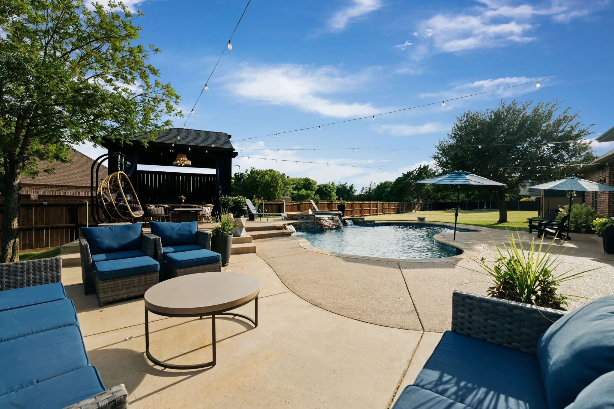Single Family Residence For Sale in Ellis County , 3650 Baylor Boulevard, Midlothian, Texas 76065, 4 Bedroom, 3 Bathroom, 2 Garage spaces, 3,248 Sqft, built in 2004, mls#21325707, Real Estate Agent in Midlothian, Homes For Sale in Ellis county, Homes For Sale in Midlothian, Realtor in Midlothian Texas, Real Estate Brokerage Independent Realty Texas, Luminita Cordes Realtor