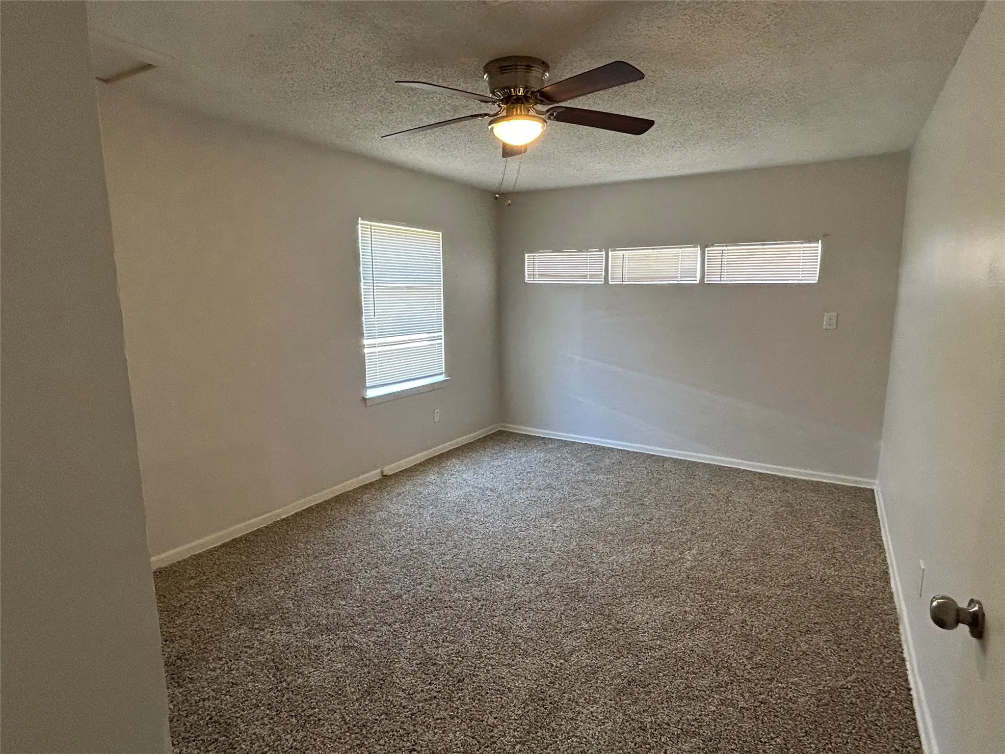 Single Family Residence For Sale in Dallas County , 130 W Cherry Point Drive, Dallas, Texas 75232, 4 Bedroom, 1 Bathroom, Garage spaces, 1,401 Sqft, built in 1941, mls#21328538, Real Estate Agent in Dallas, Homes For Sale in Dallas county, Homes For Sale in Dallas, Realtor in Dallas Texas, Real Estate Brokerage Independent Realty Texas, Luminita Cordes Realtor