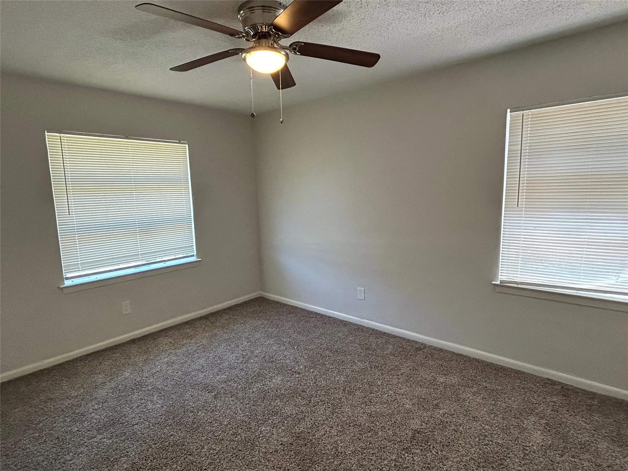 Single Family Residence For Sale in Dallas County , 130 W Cherry Point Drive, Dallas, Texas 75232, 4 Bedroom, 1 Bathroom, Garage spaces, 1,401 Sqft, built in 1941, mls#21328538, Real Estate Agent in Dallas, Homes For Sale in Dallas county, Homes For Sale in Dallas, Realtor in Dallas Texas, Real Estate Brokerage Independent Realty Texas, Luminita Cordes Realtor